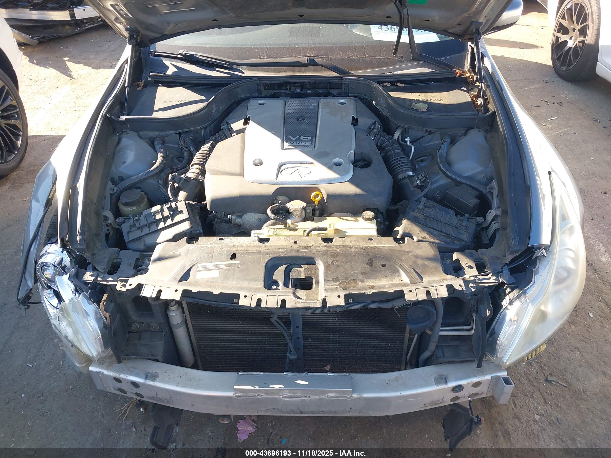 INFINITI G37 image 10