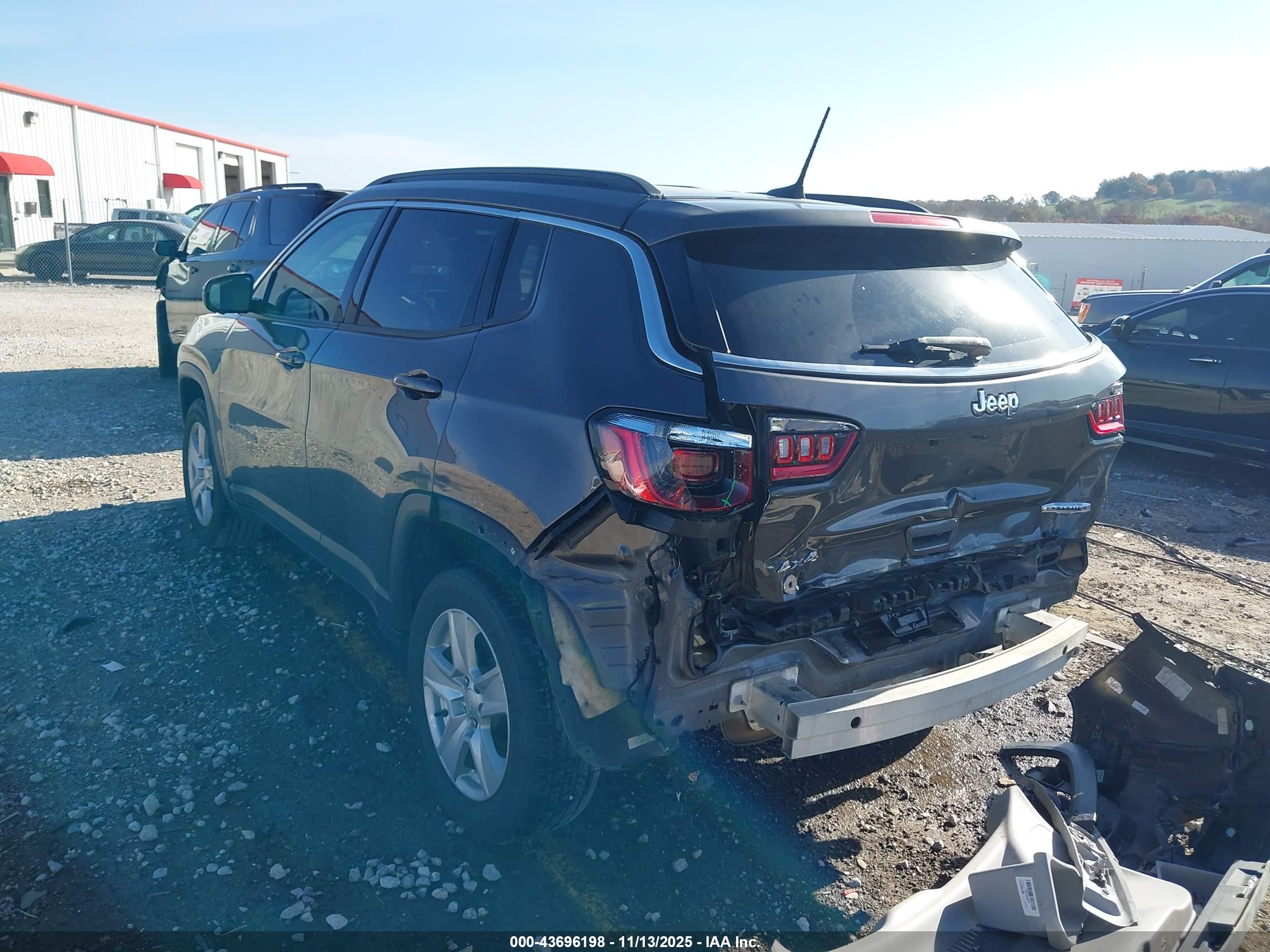 JEEP COMPASS image 3