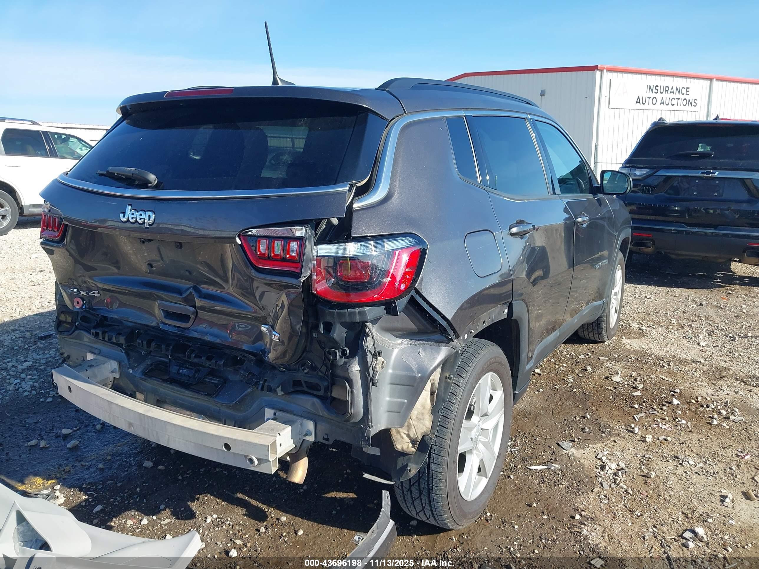 JEEP COMPASS image 4