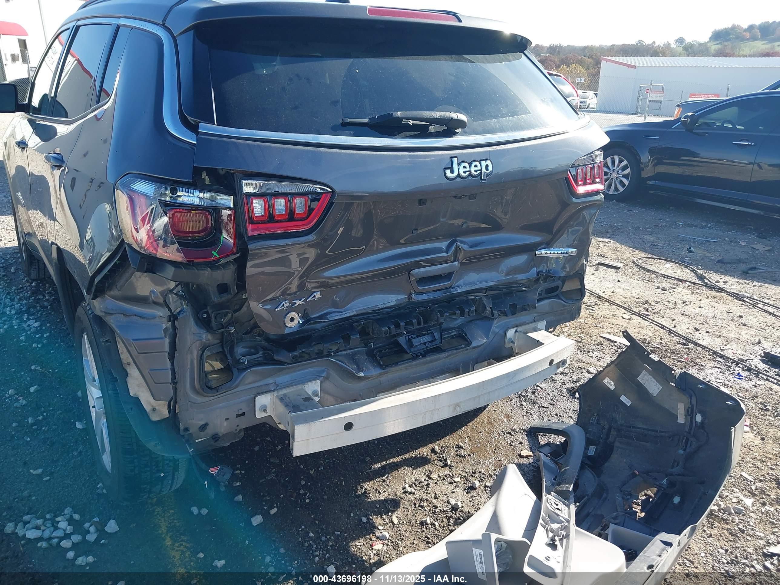JEEP COMPASS image 6