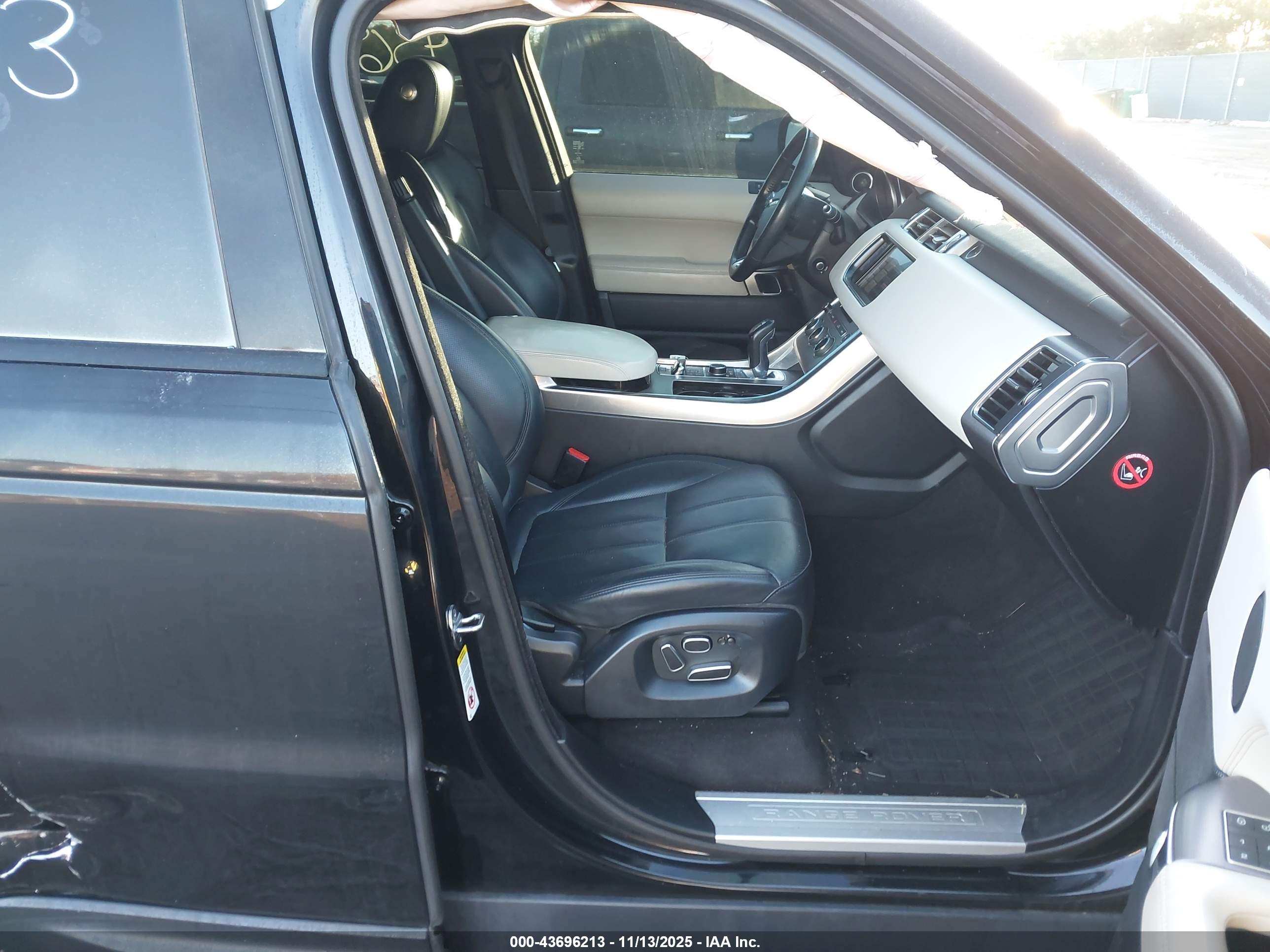 LAND ROVER image 5
