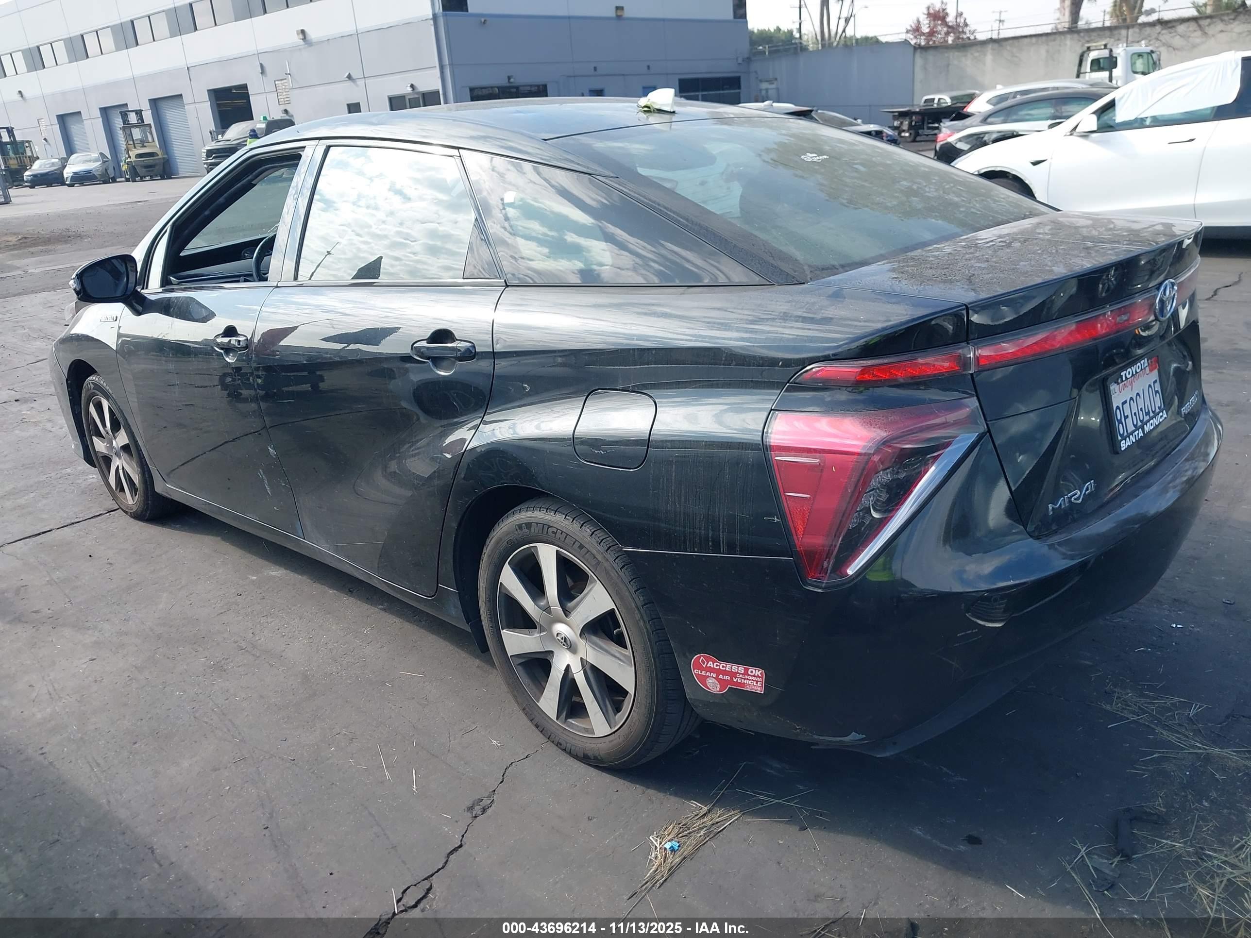 TOYOTA MIRAI image 3
