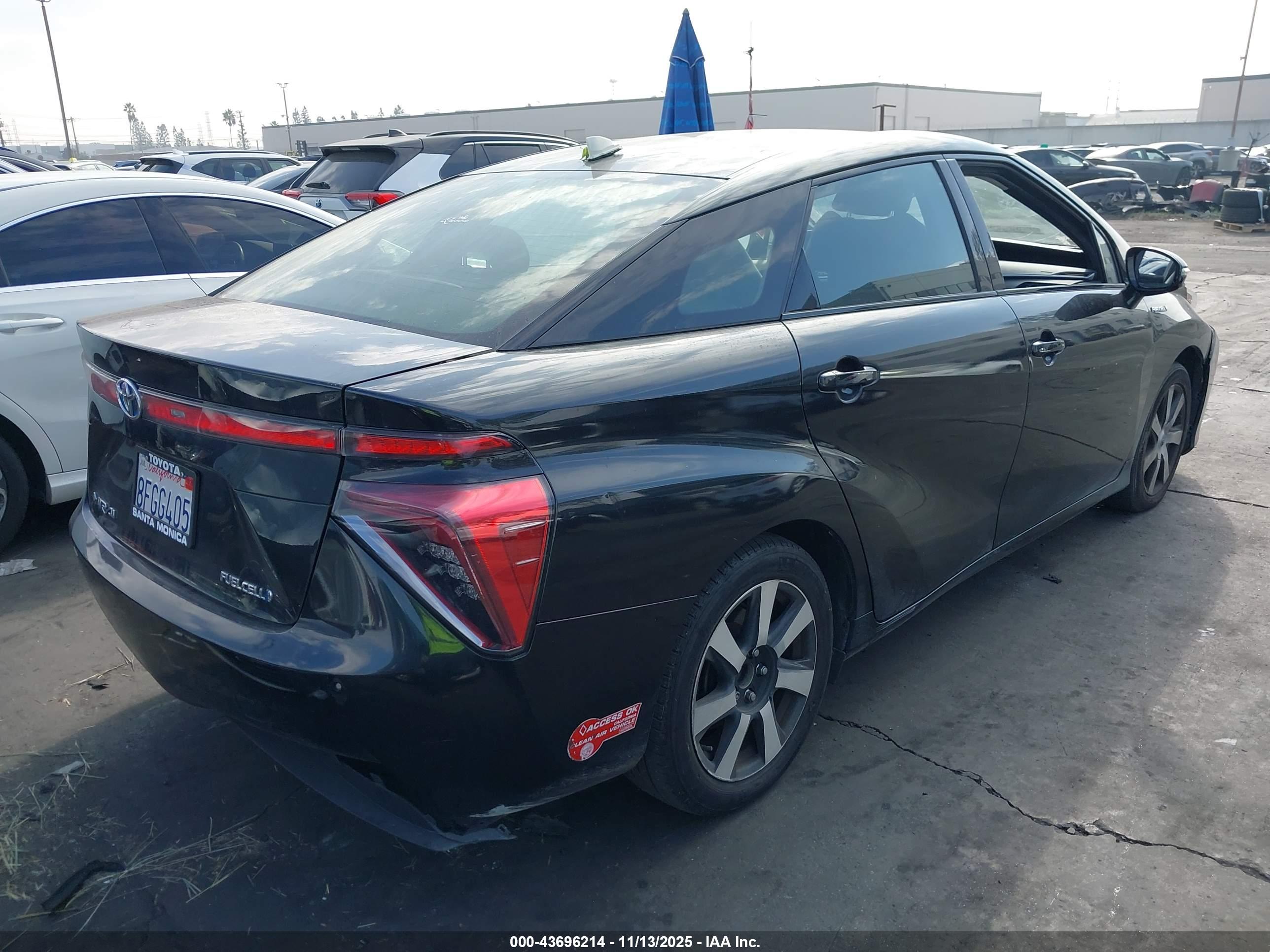 TOYOTA MIRAI image 4