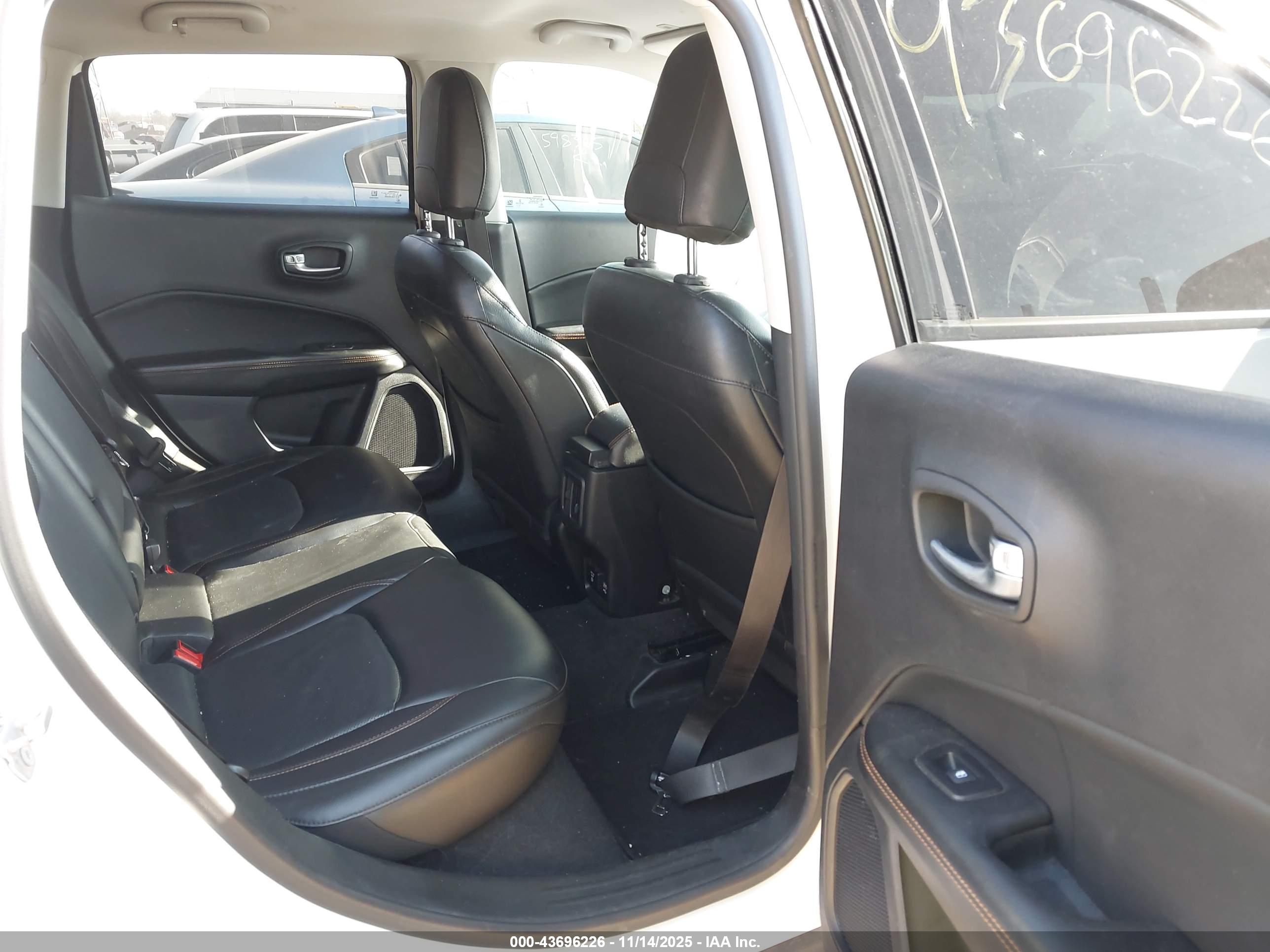 JEEP COMPASS image 8