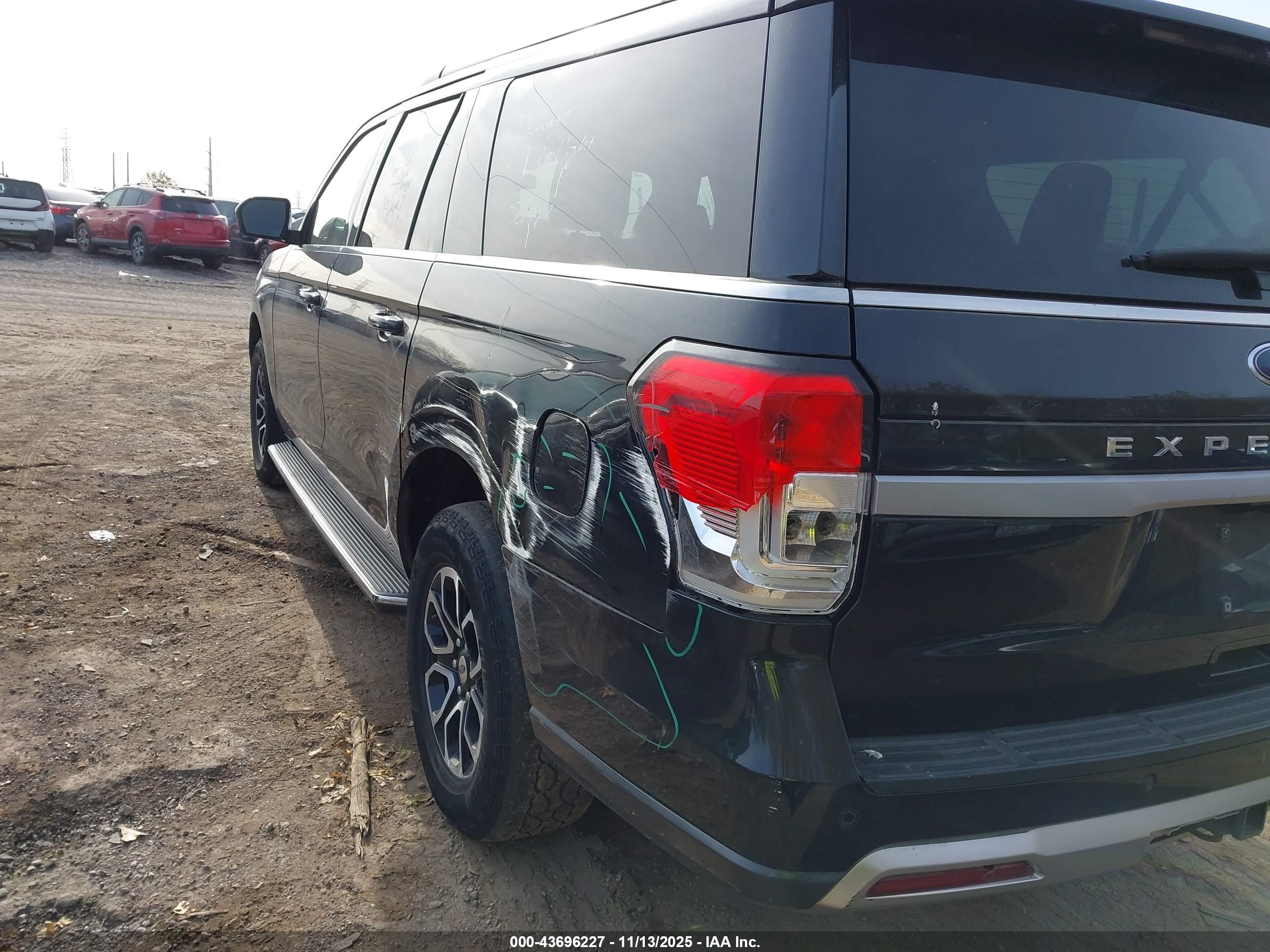 FORD EXPEDITION image 6