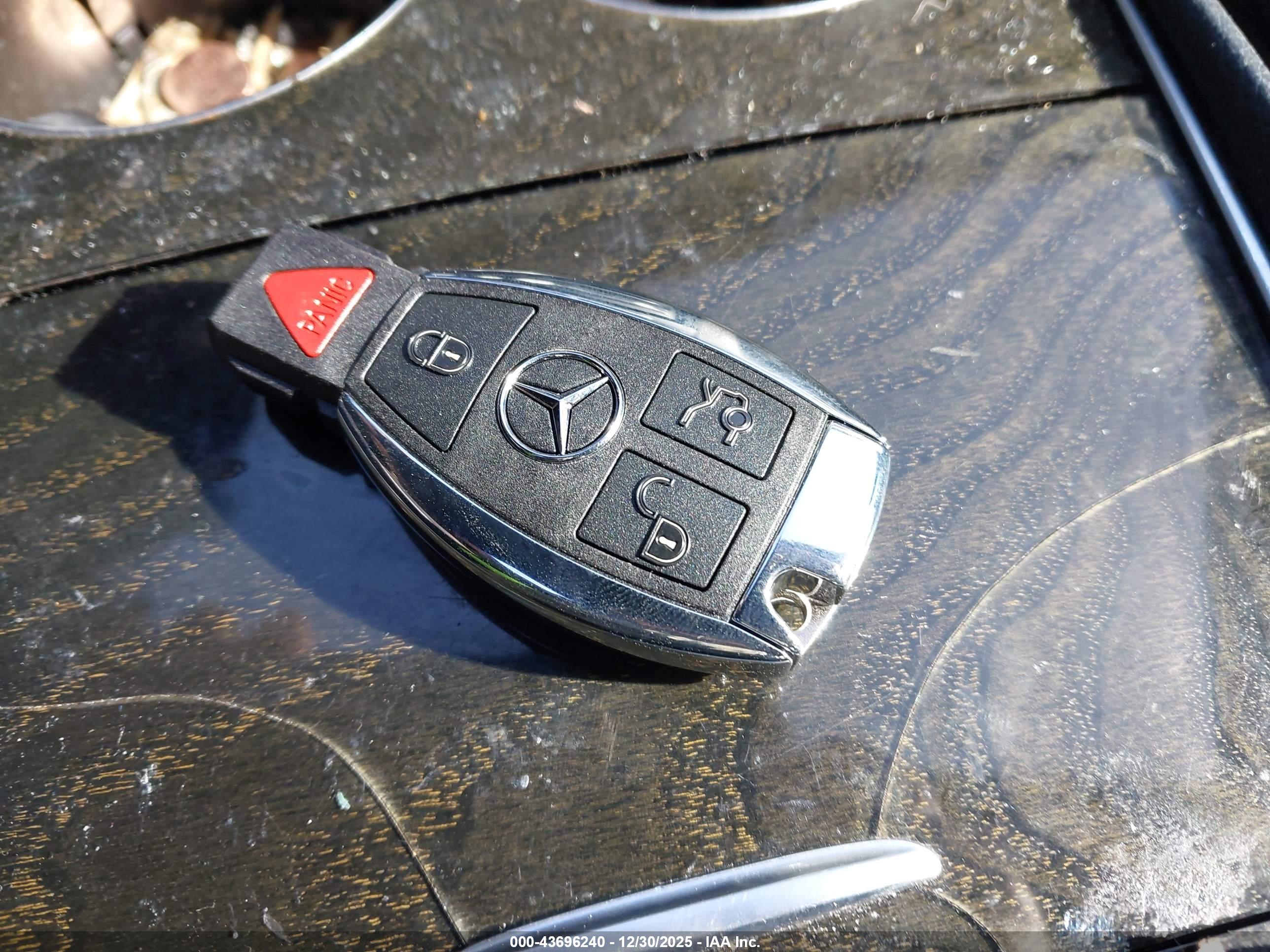 MERCEDES-BENZ E image 11