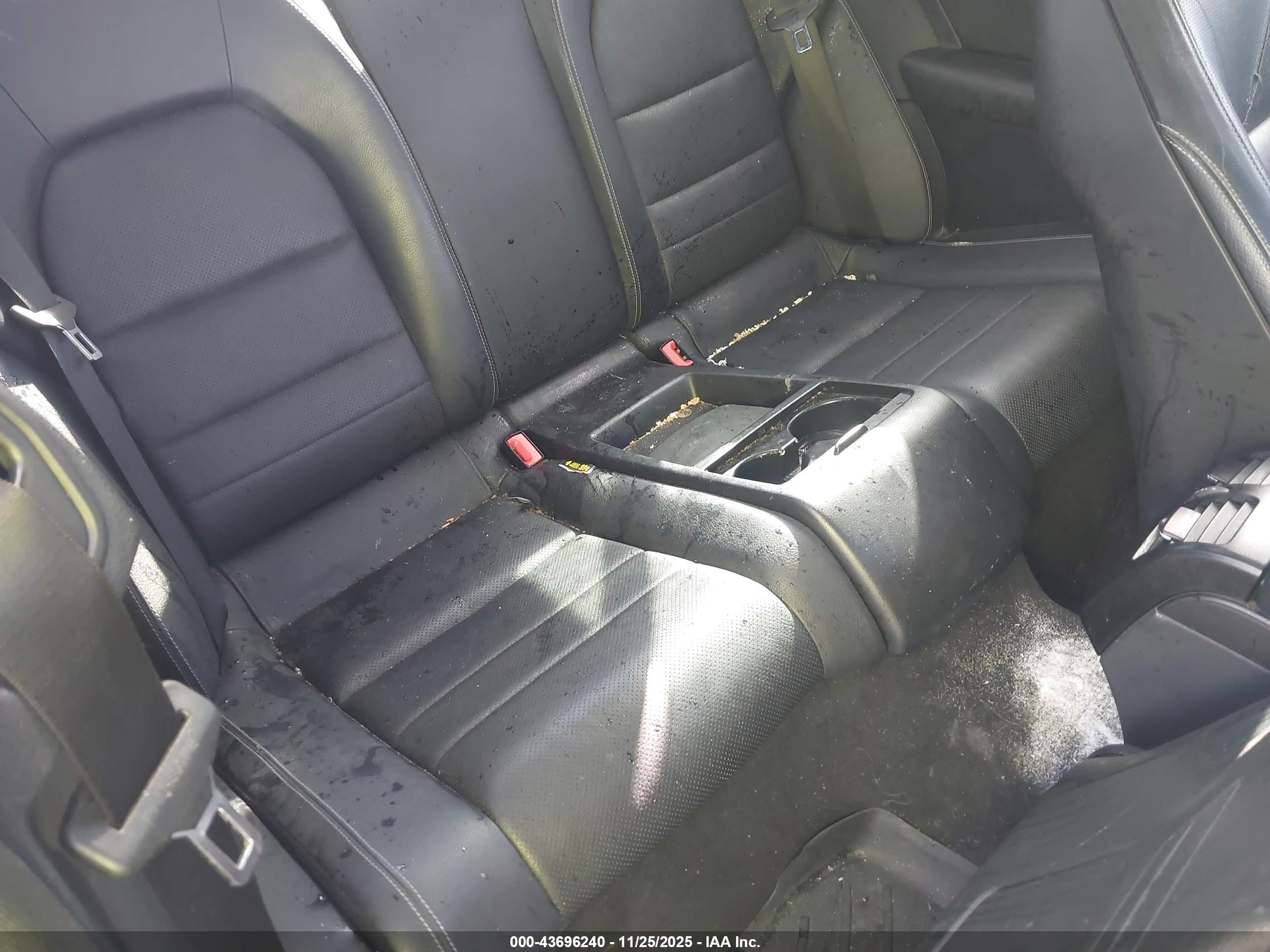 MERCEDES-BENZ E image 8