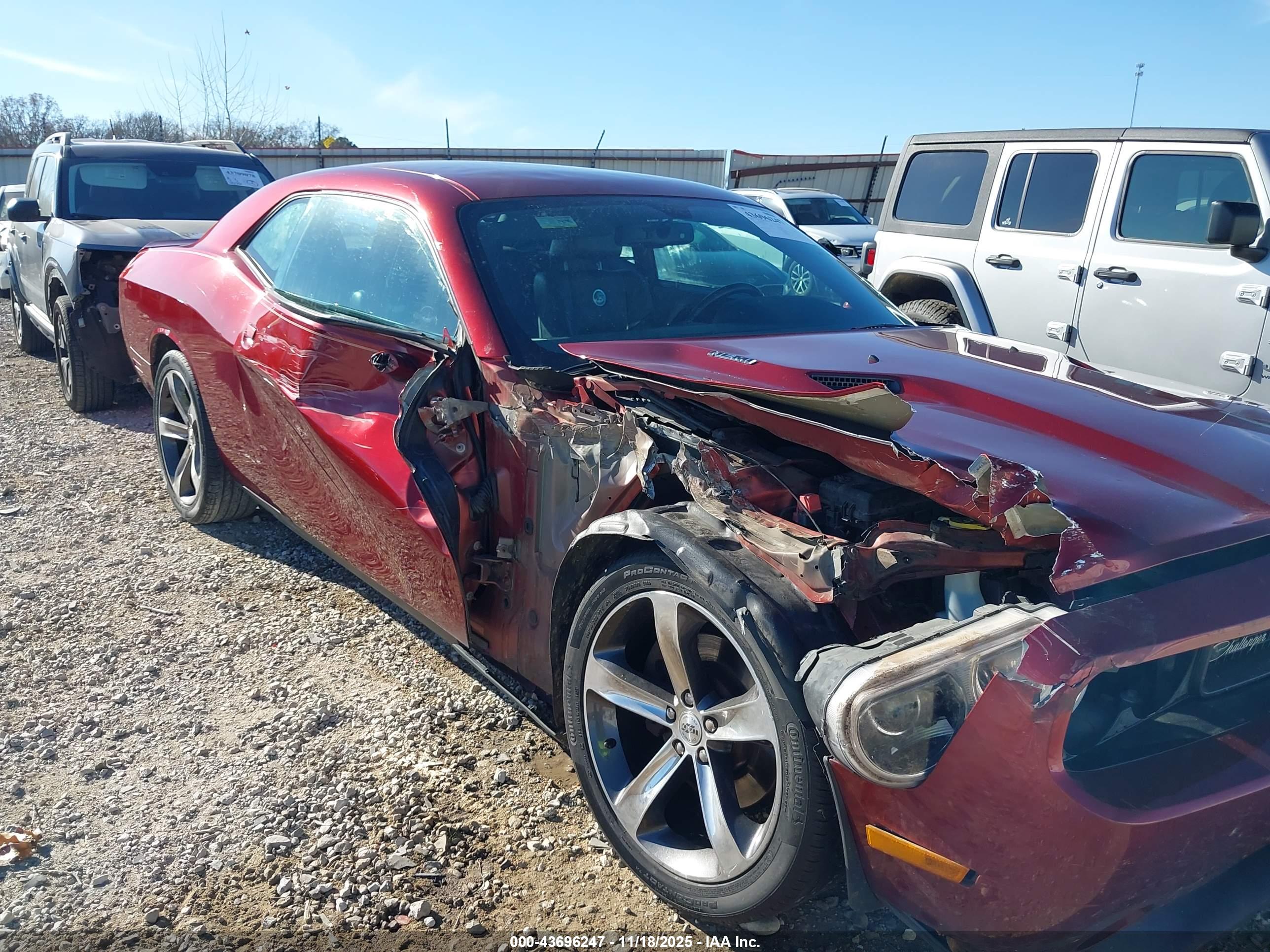 DODGE CHALLENGER image 6