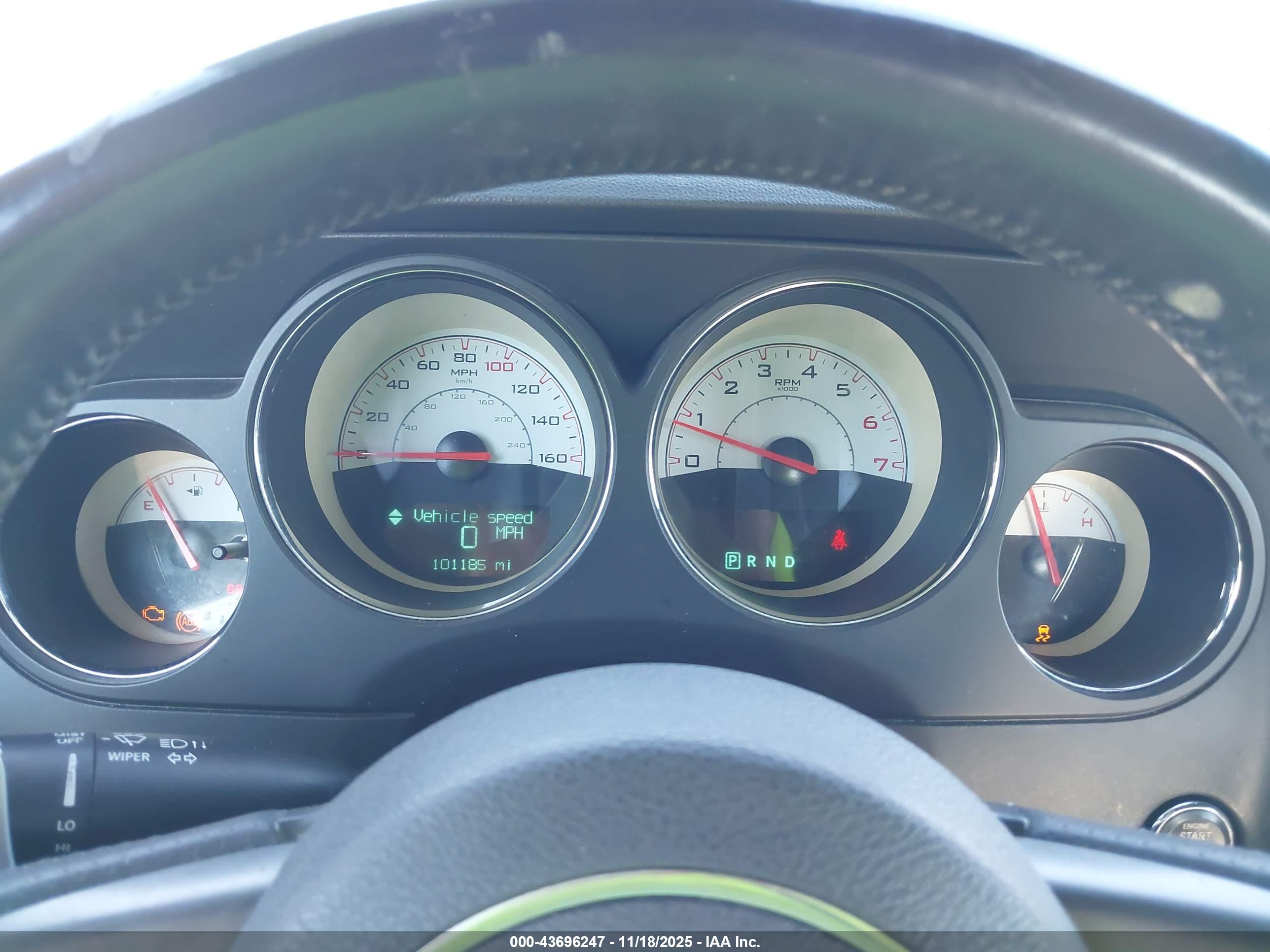 DODGE CHALLENGER image 7
