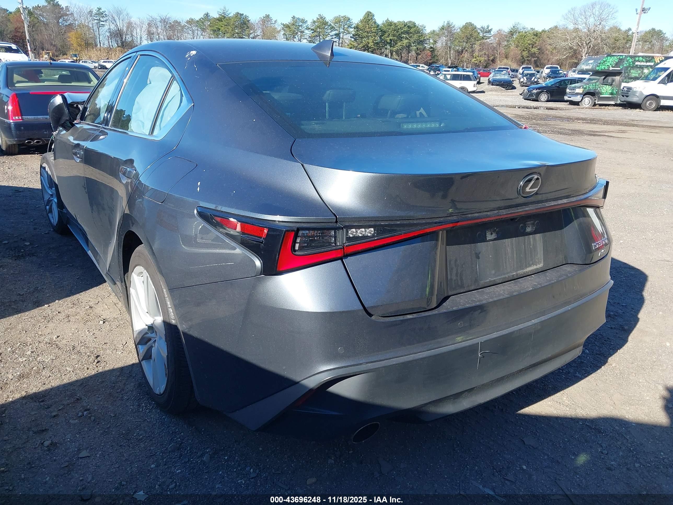 LEXUS IS image 3