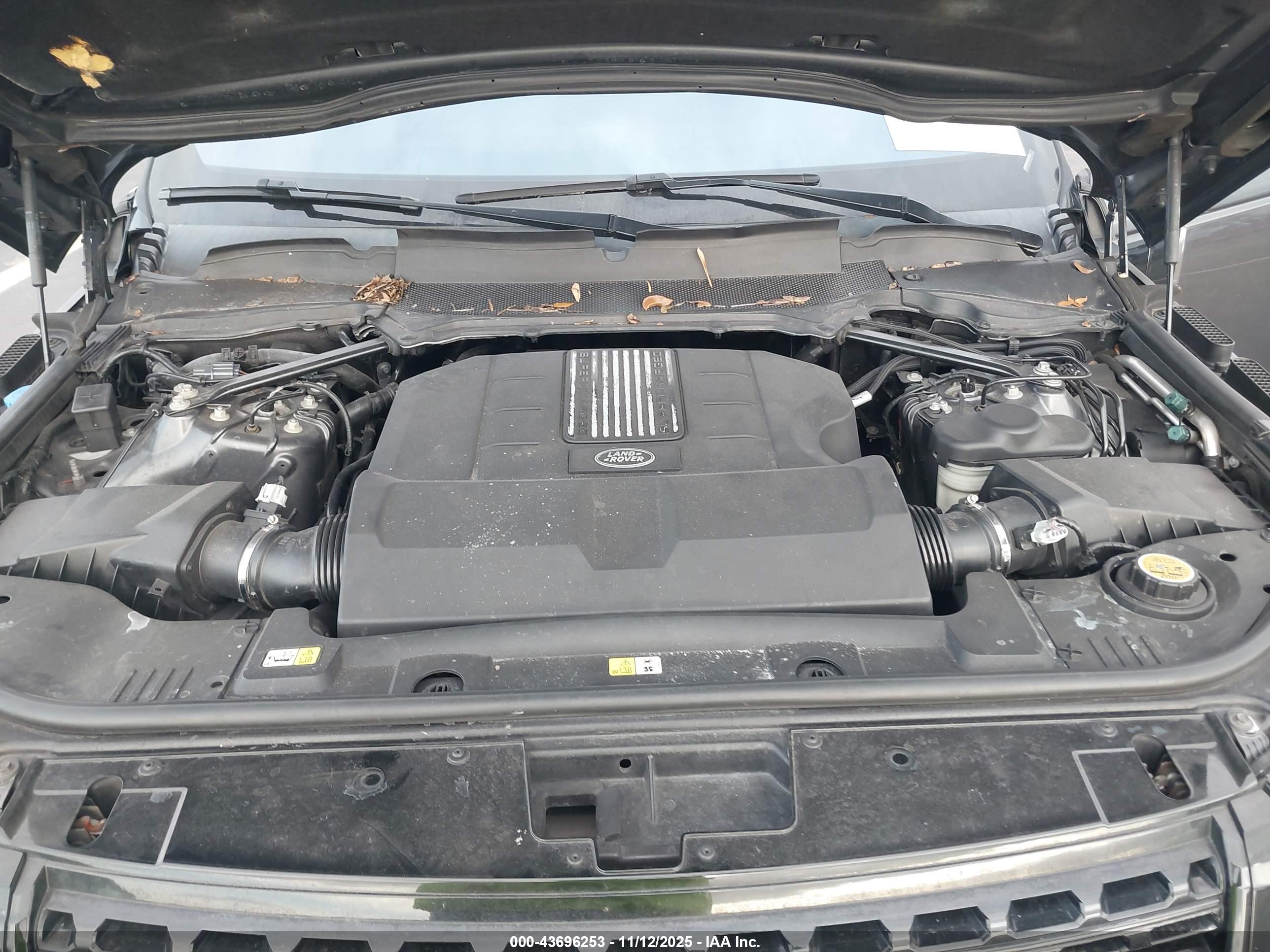 LAND ROVER image 10