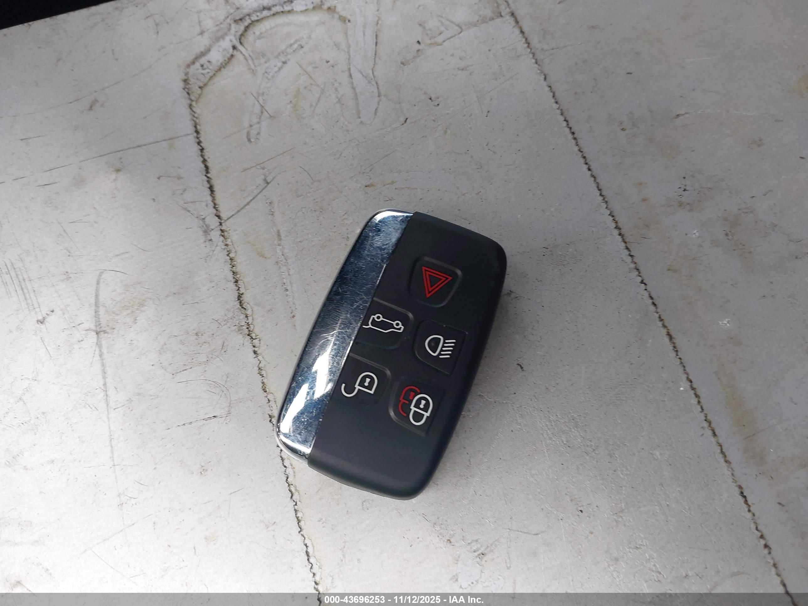 LAND ROVER image 11