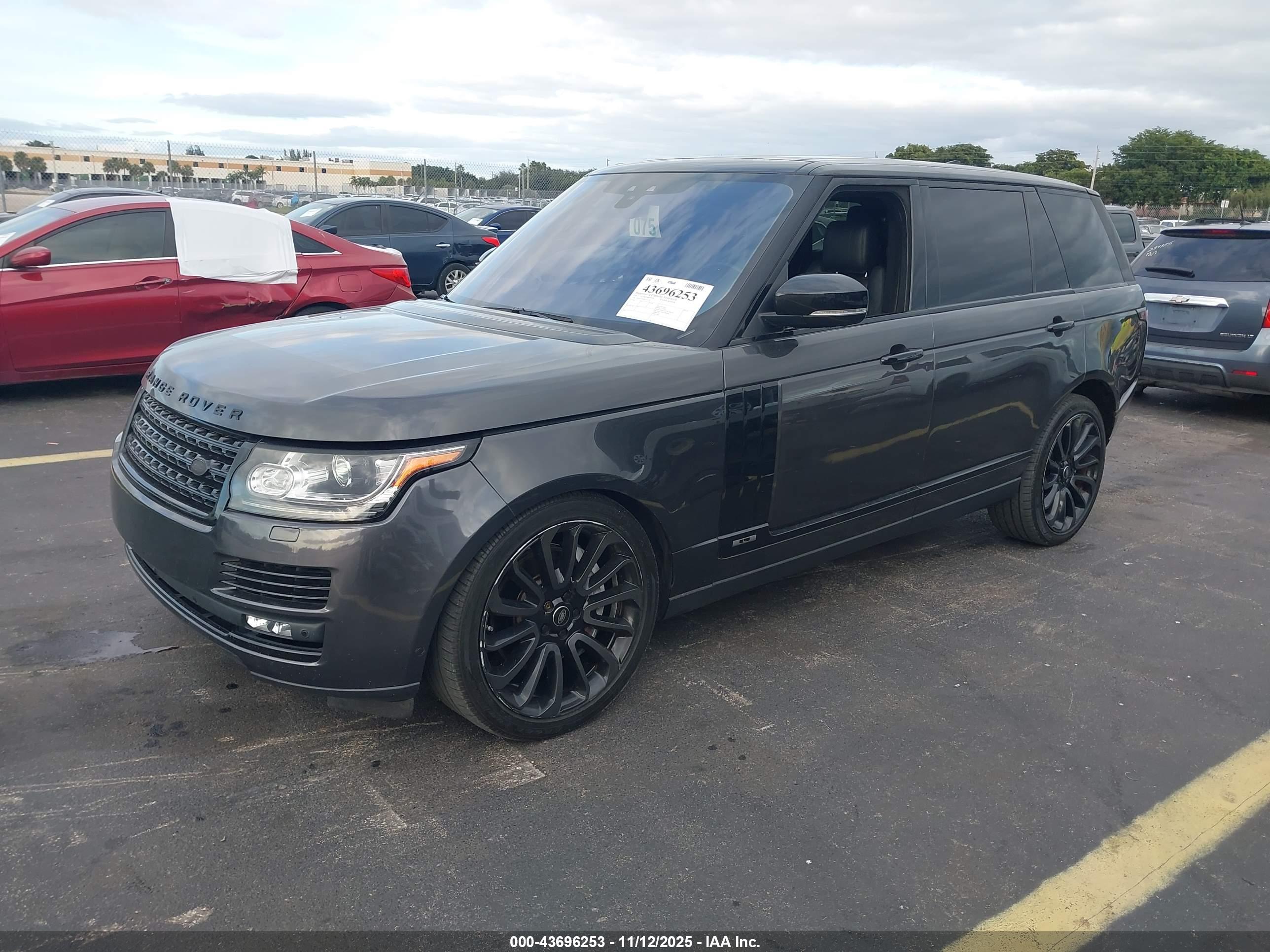 LAND ROVER image 2