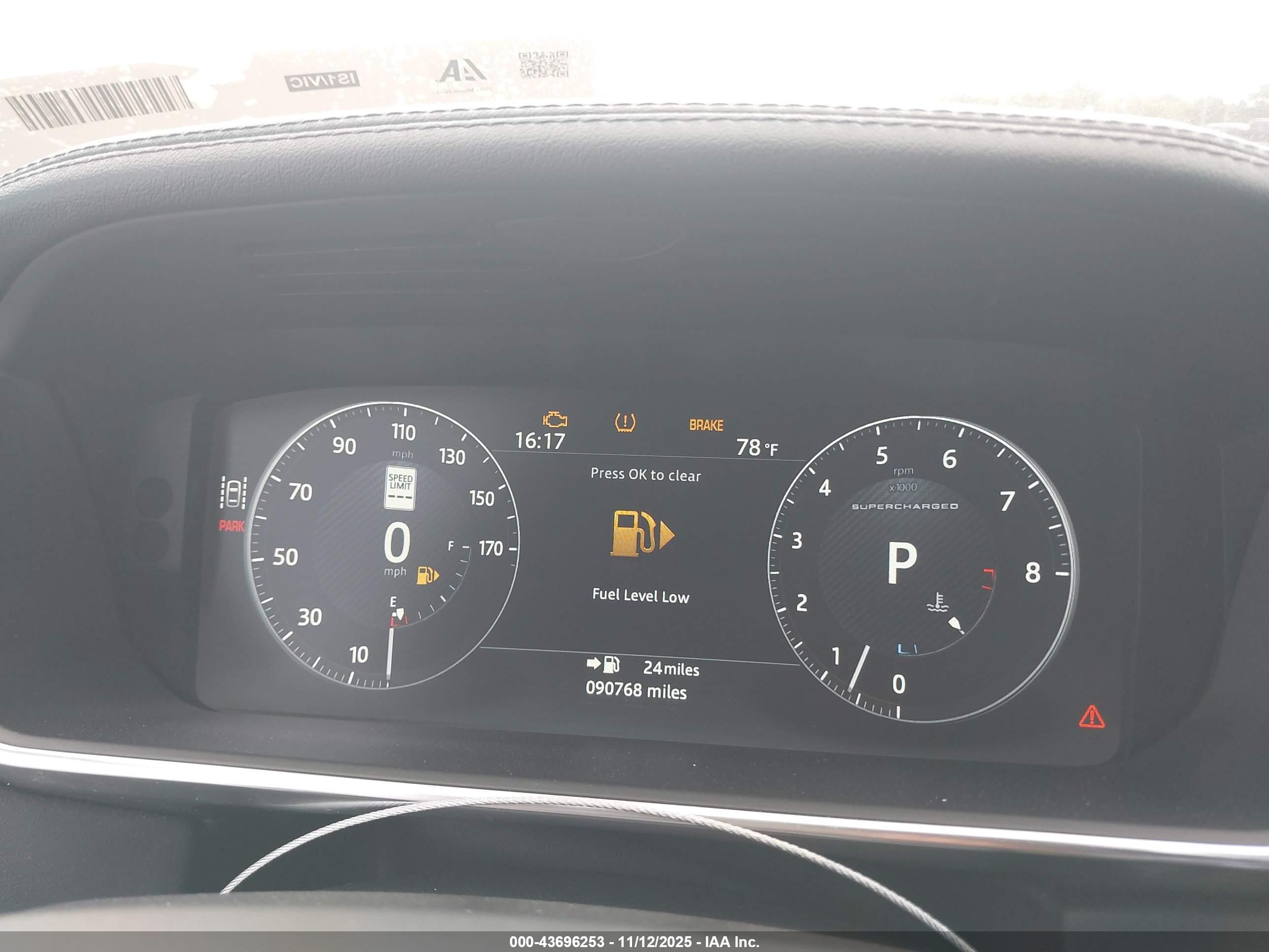 LAND ROVER image 7