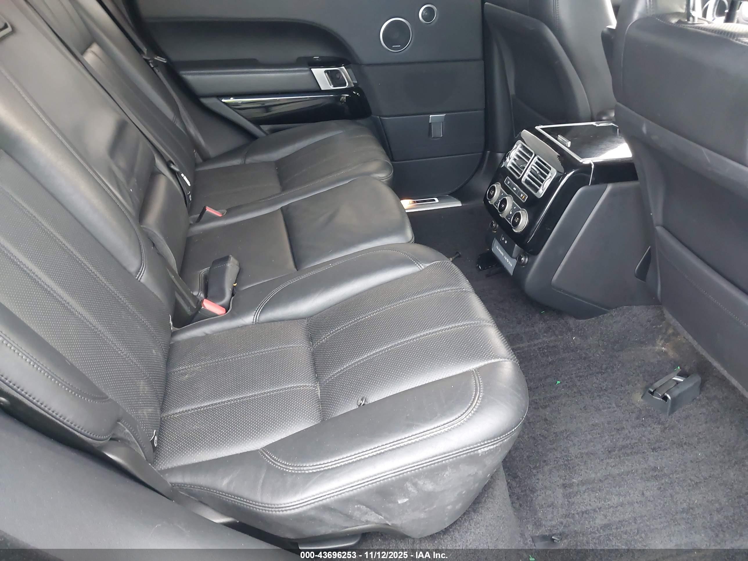 LAND ROVER image 8