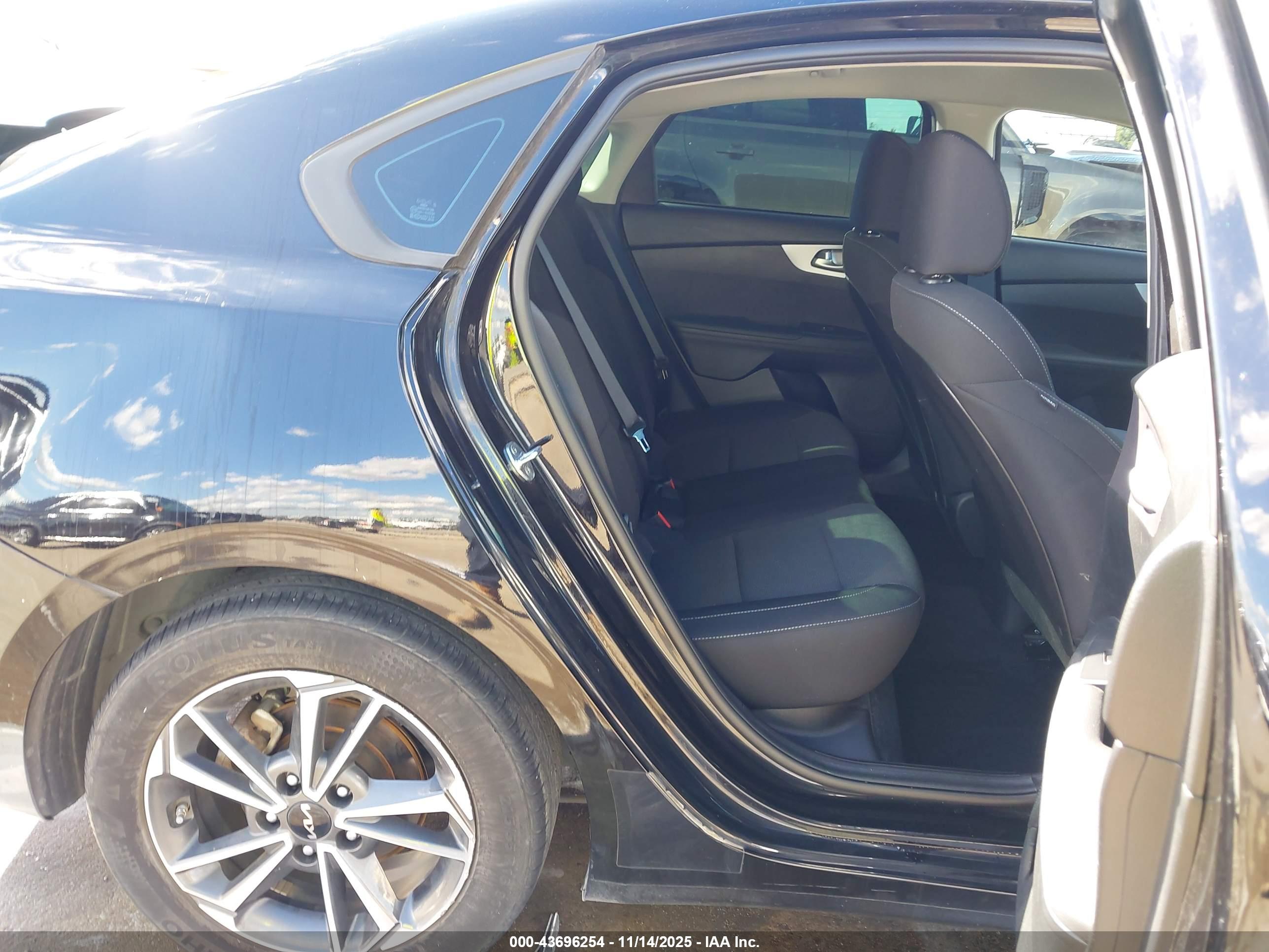 KIA FORTE image 8