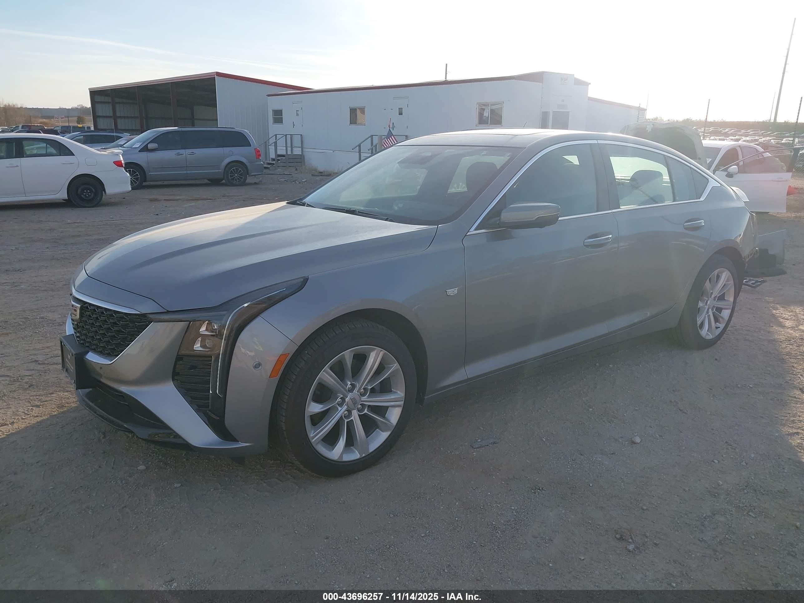 CADILLAC CT5 image 2