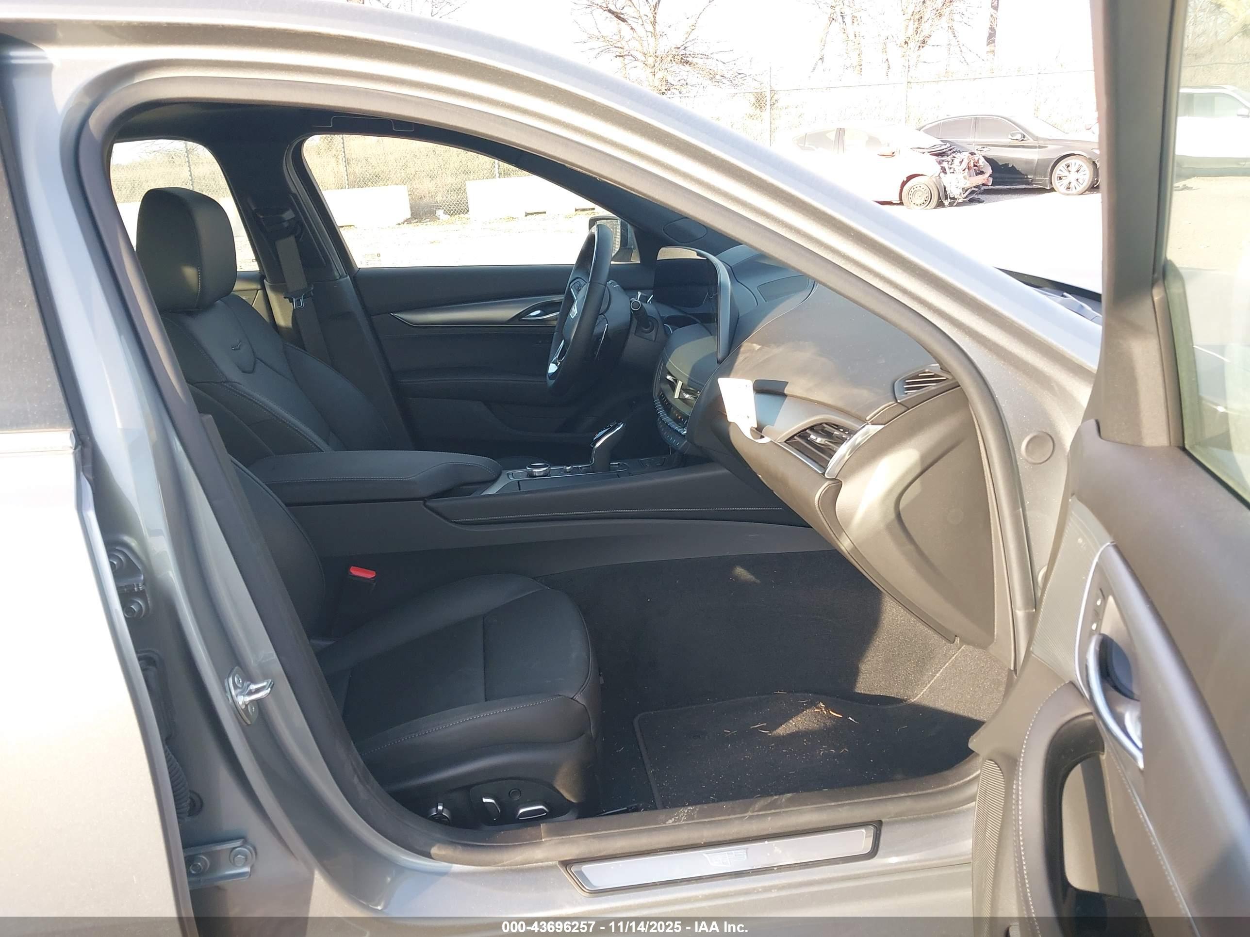 CADILLAC CT5 image 5
