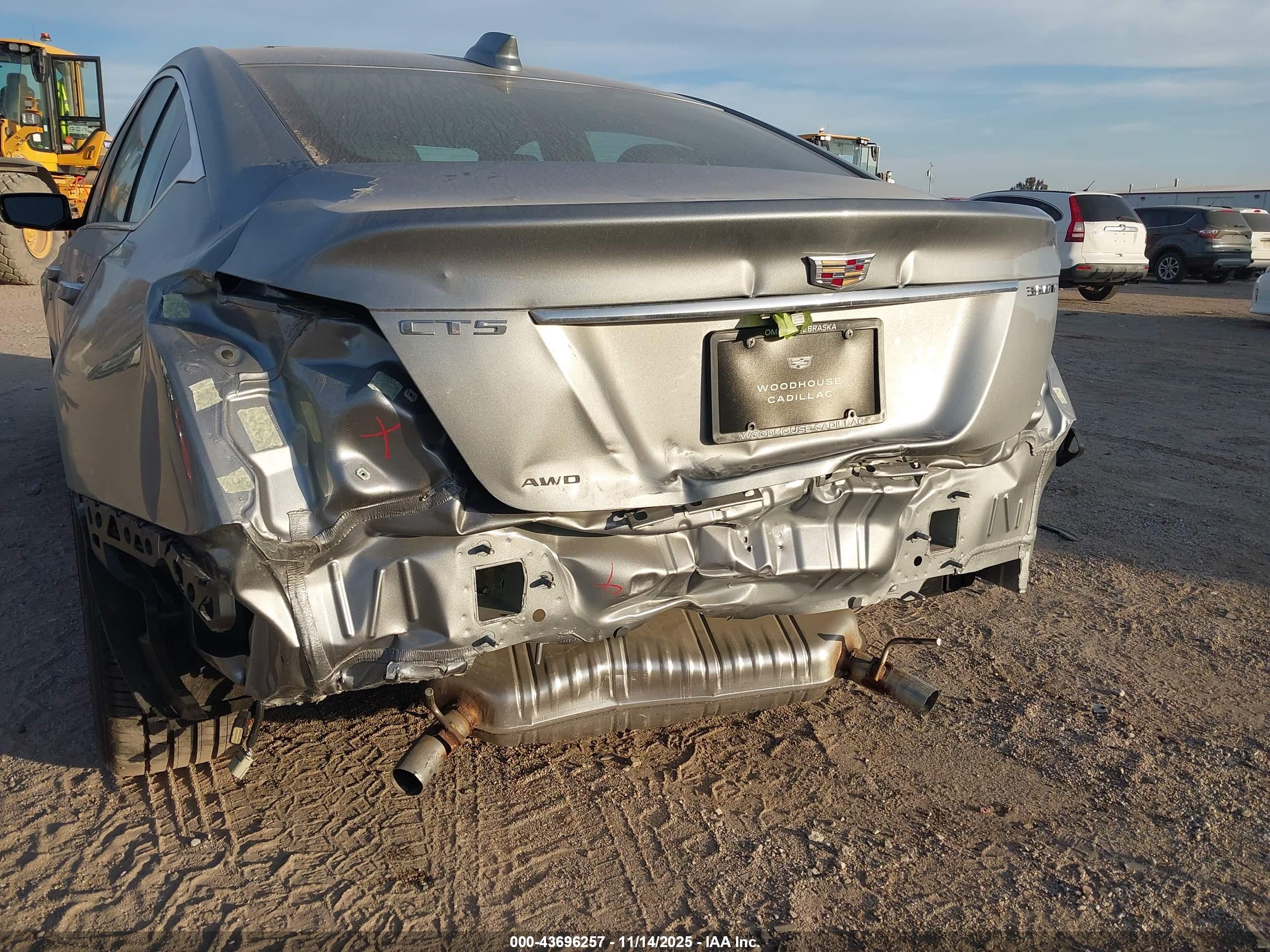 CADILLAC CT5 image 6