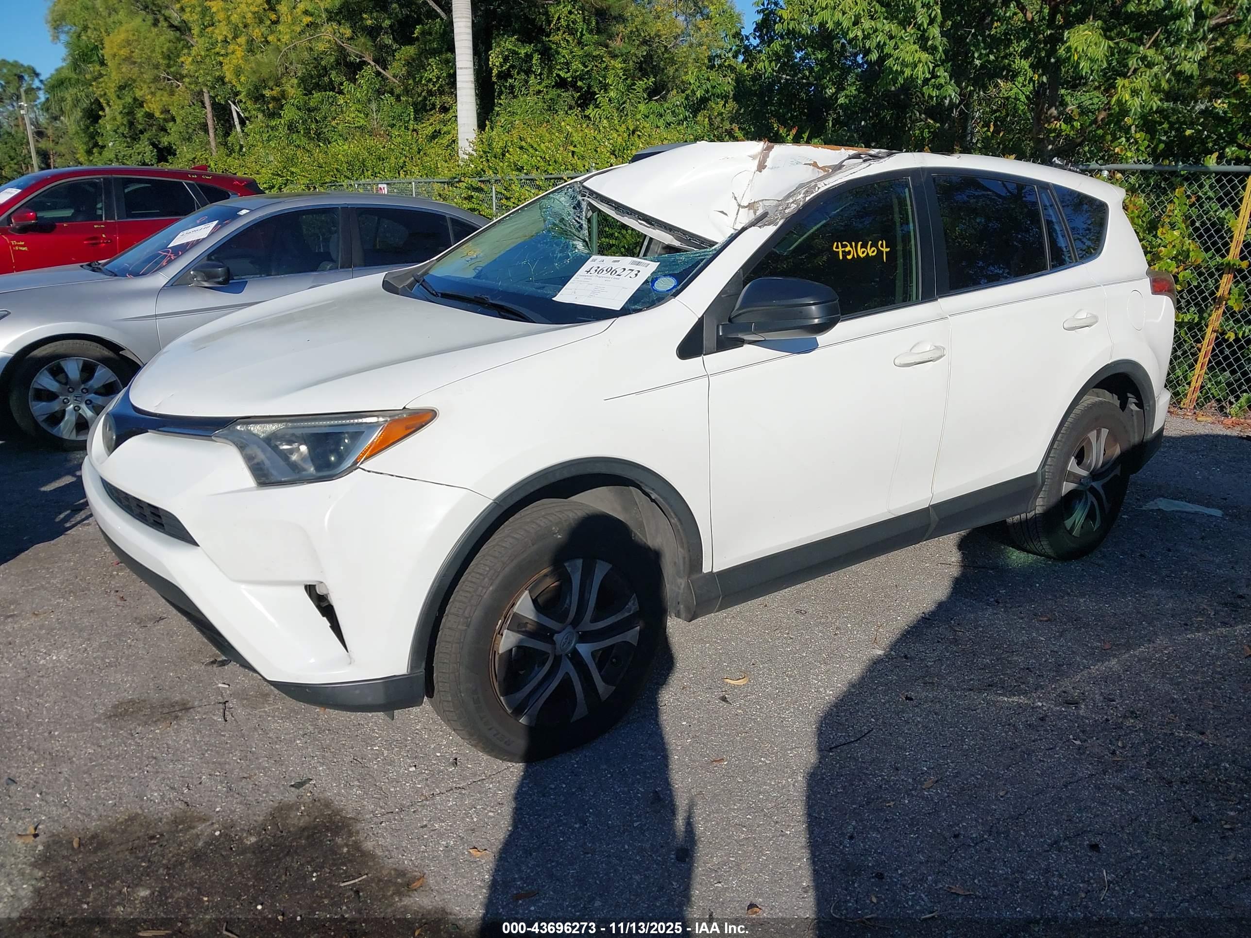 TOYOTA RAV4 image 2