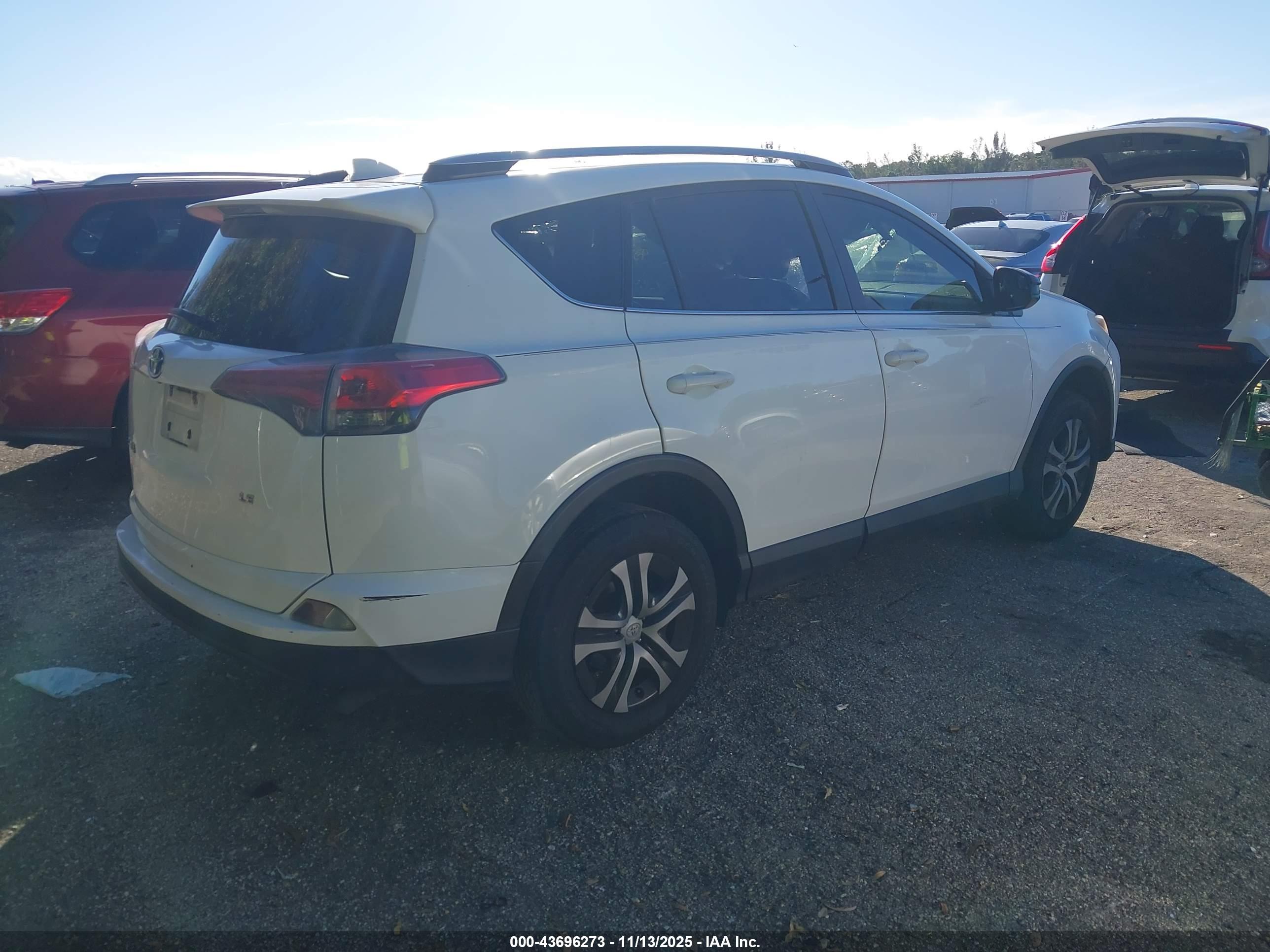 TOYOTA RAV4 image 4