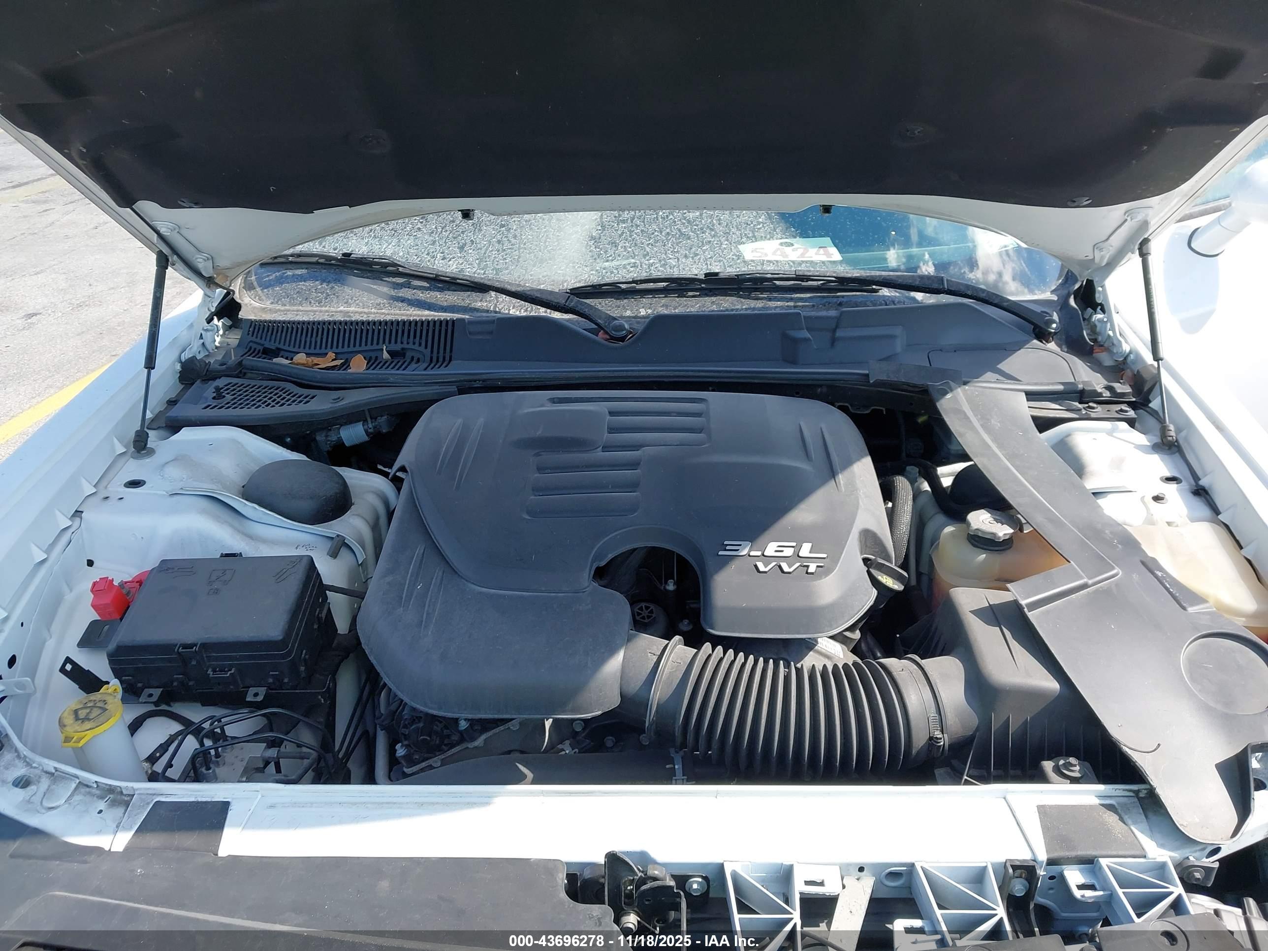 DODGE CHALLENGER image 10