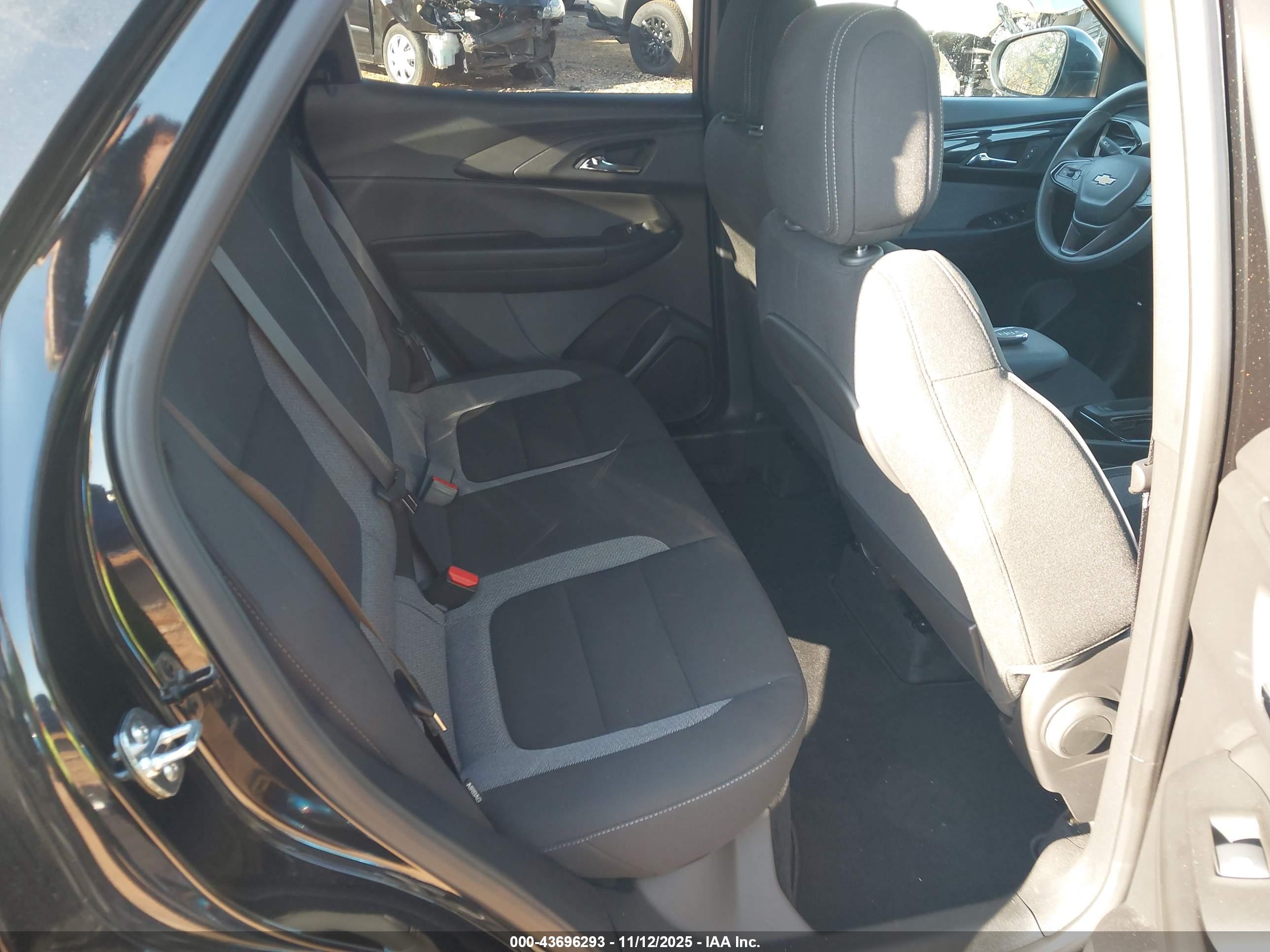 CHEVROLET TRAILBLAZER image 8
