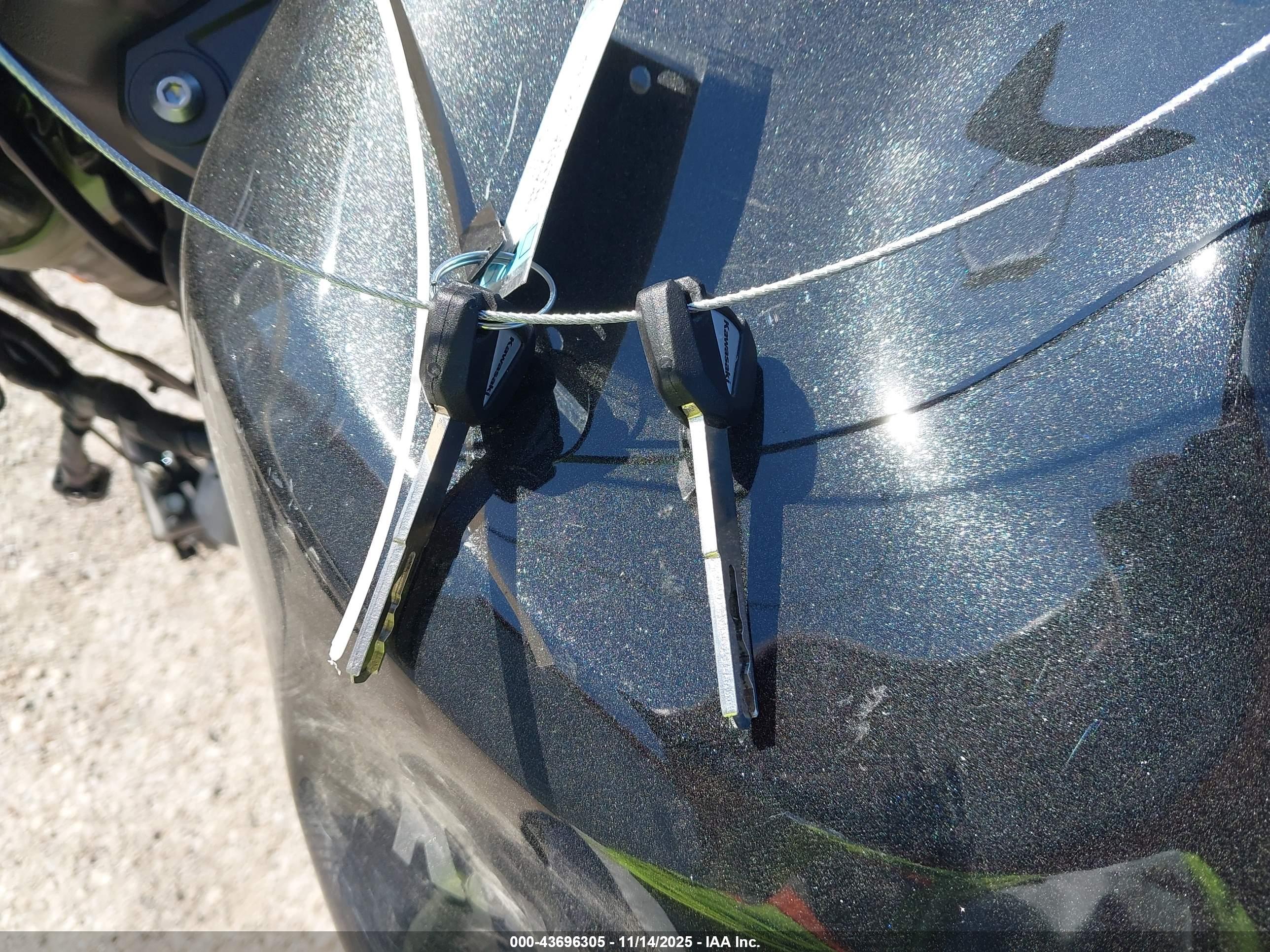 KAWASAKI ZX636 image 11
