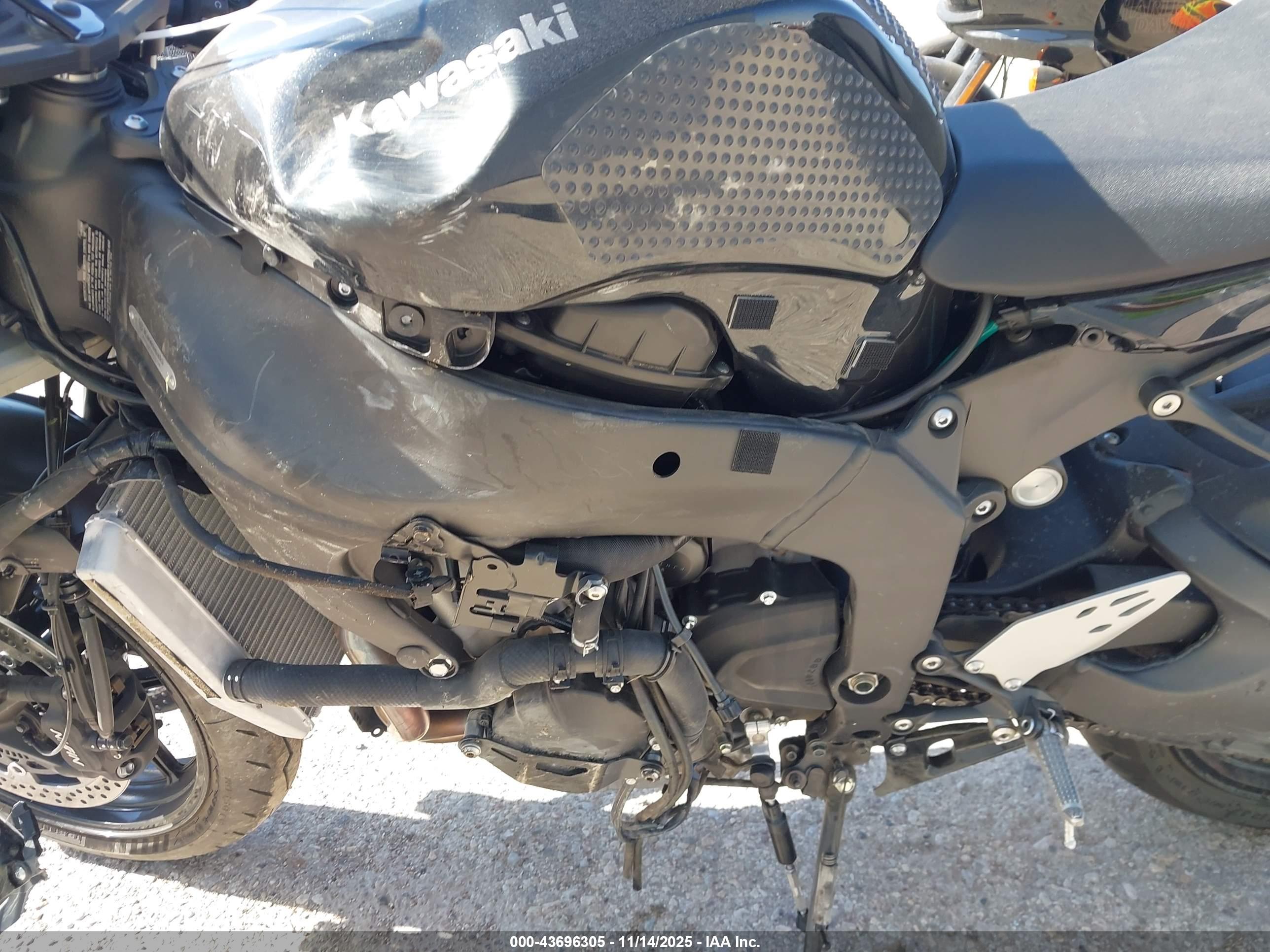 KAWASAKI ZX636 image 9