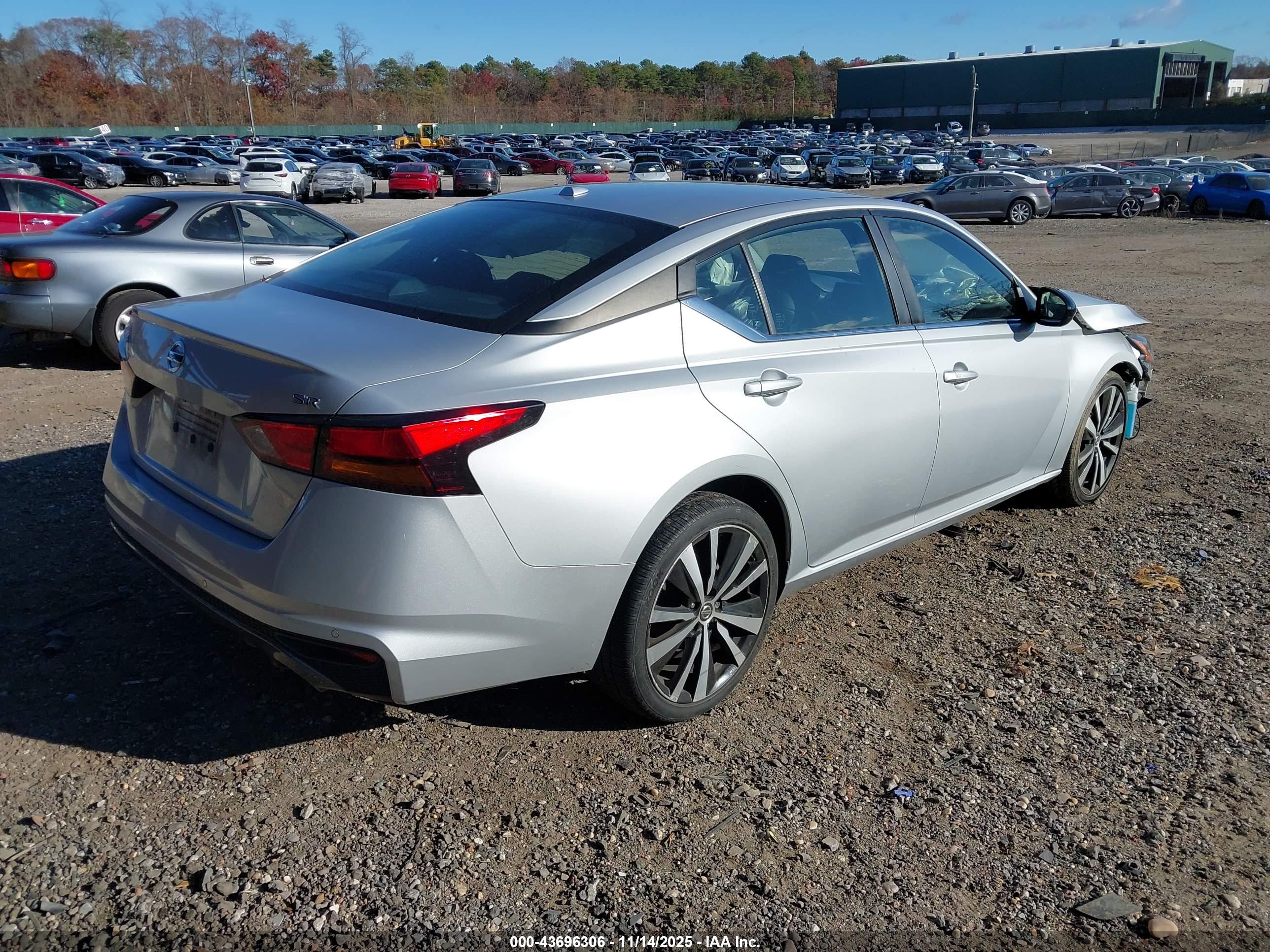 NISSAN ALTIMA image 4