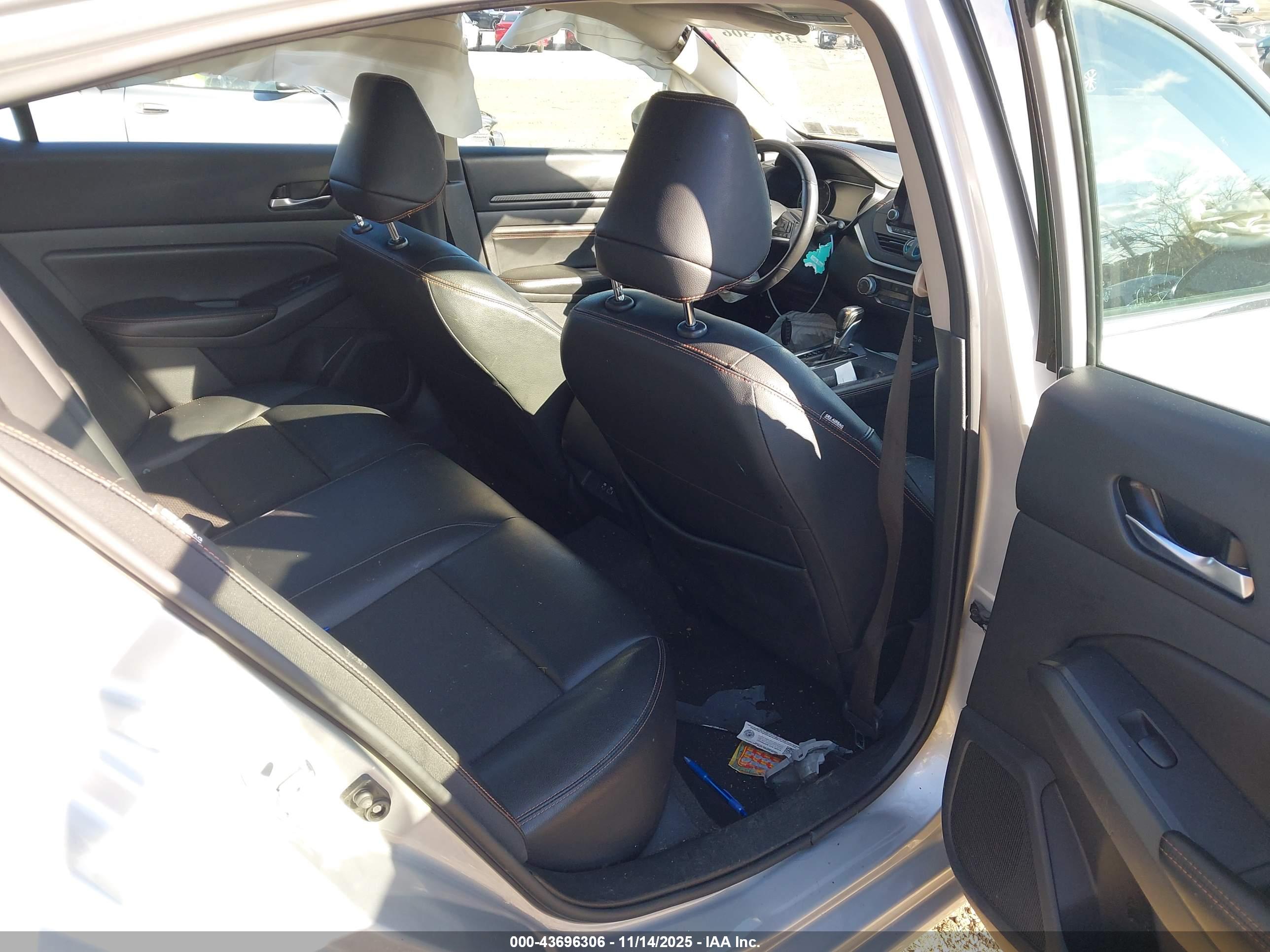 NISSAN ALTIMA image 8