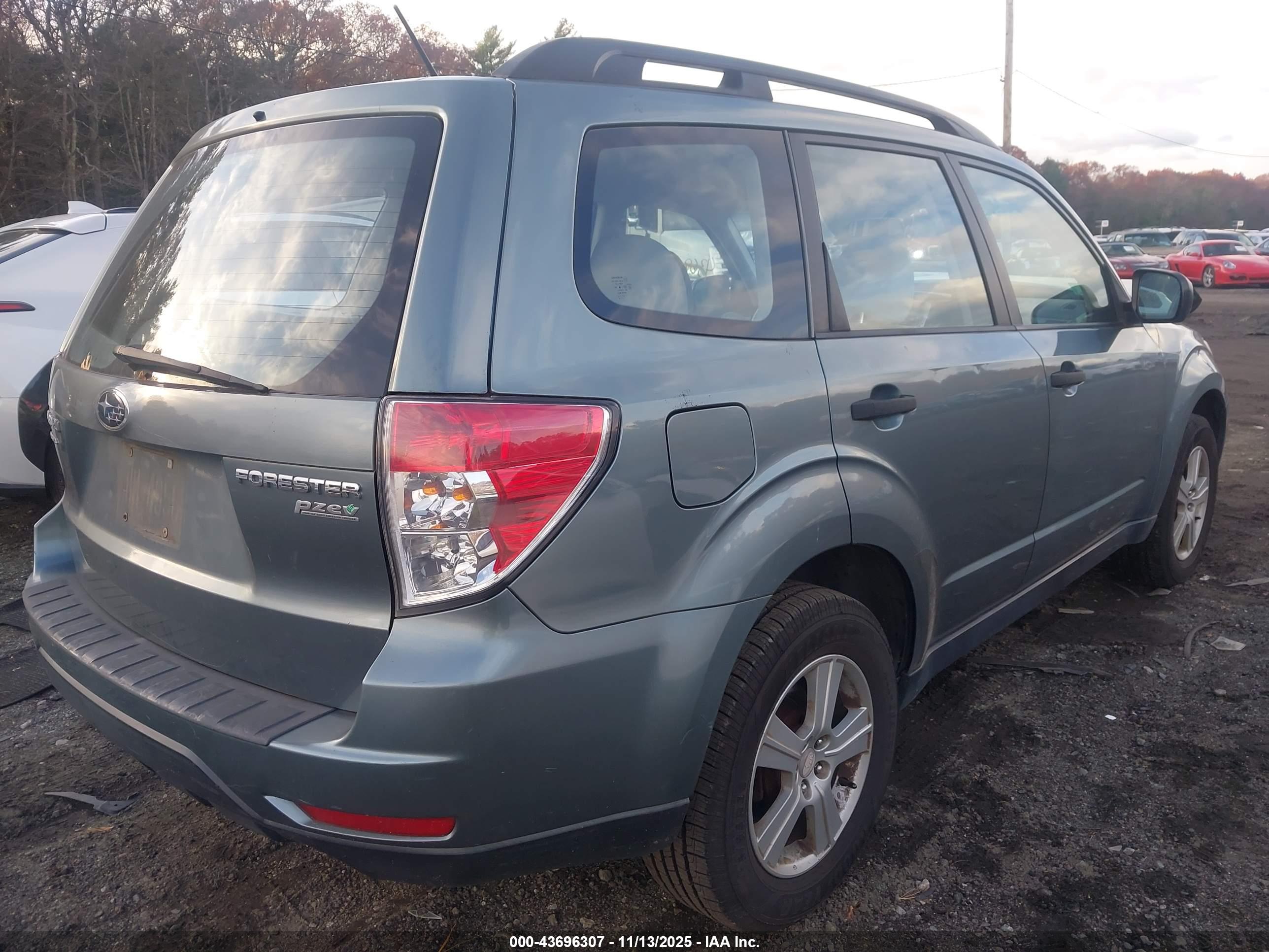 SUBARU FORESTER image 4
