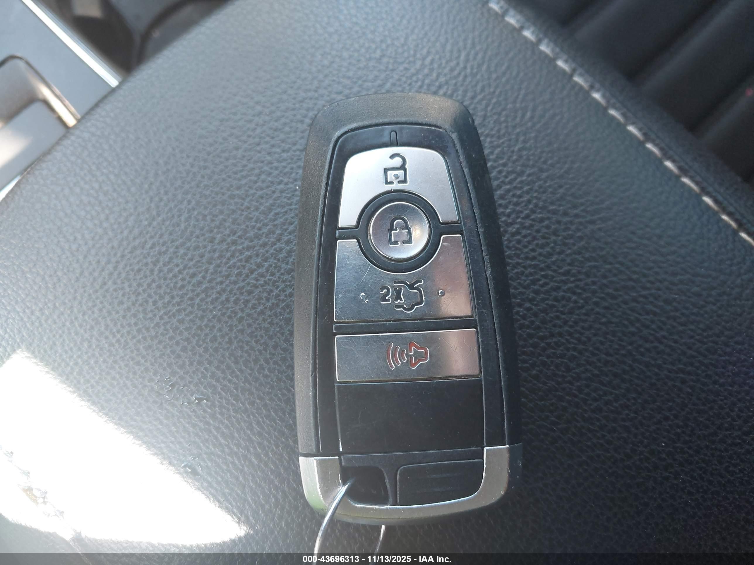 FORD FUSION image 11
