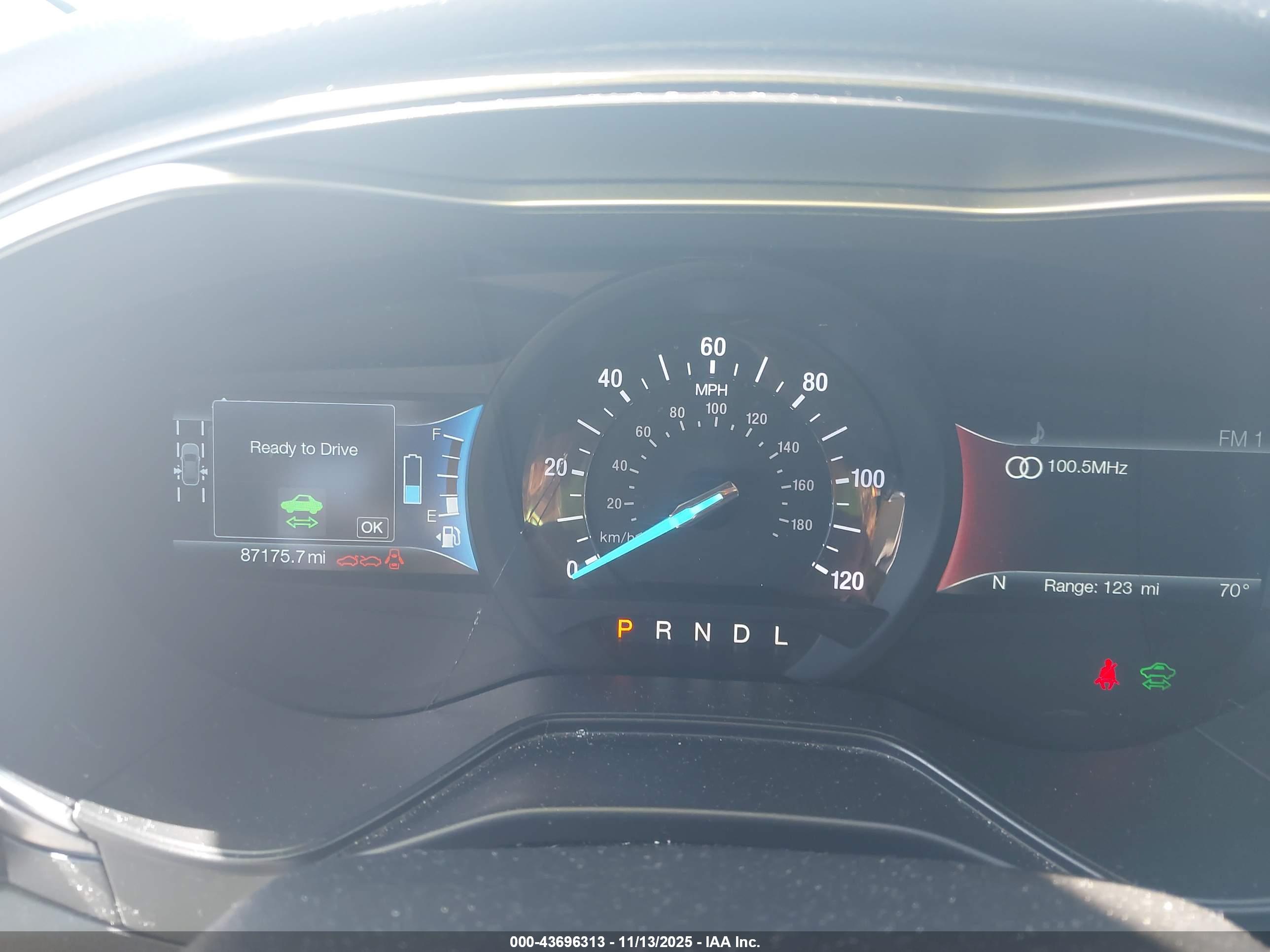 FORD FUSION image 7