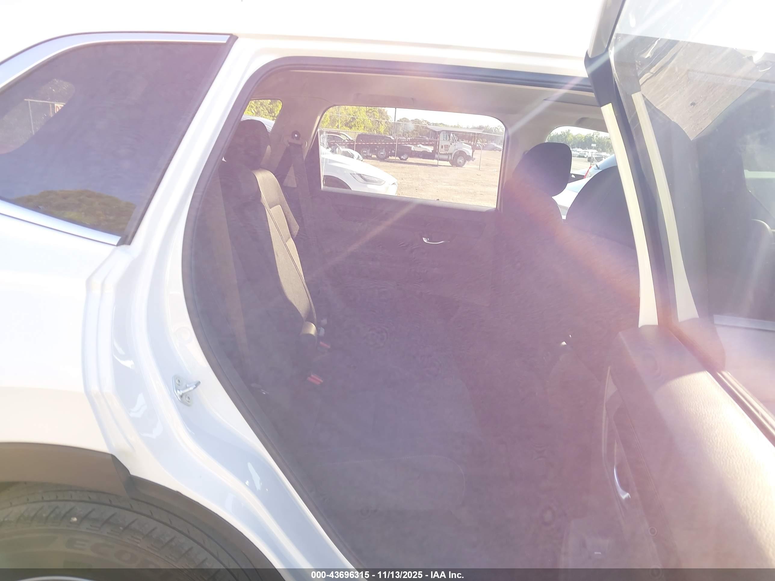 HONDA CR-V image 8