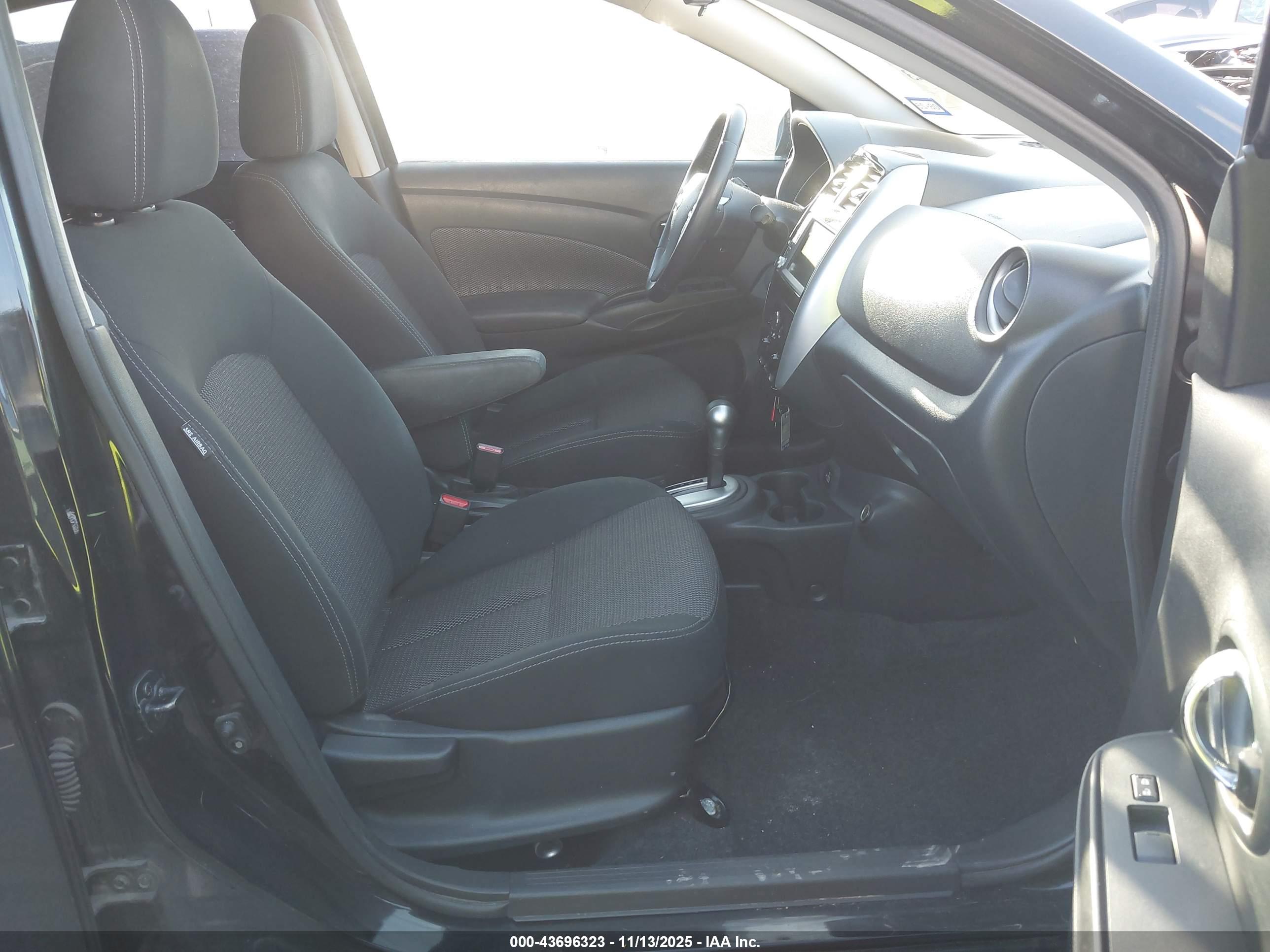 NISSAN VERSA image 5