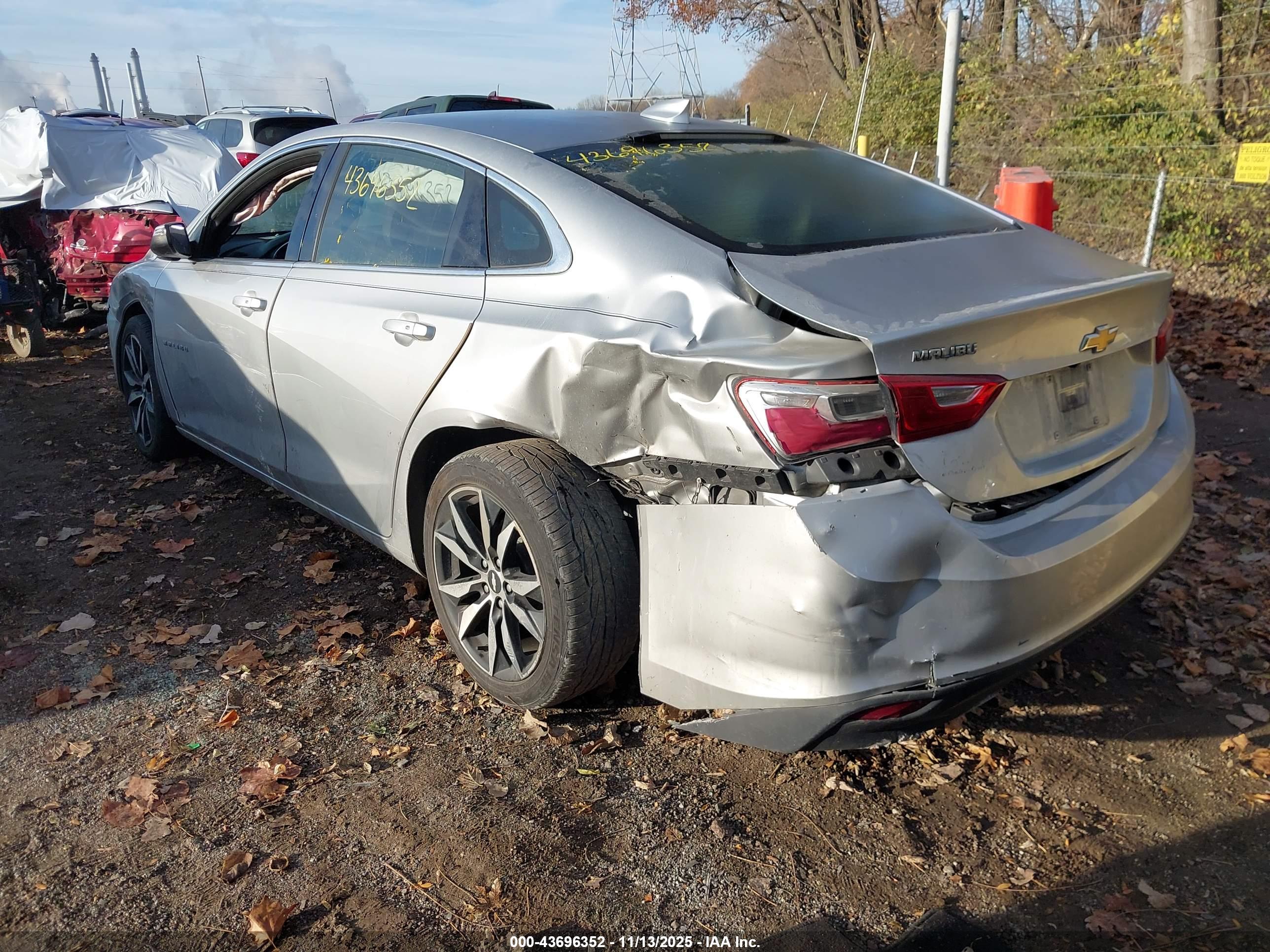 CHEVROLET MALIBU image 3