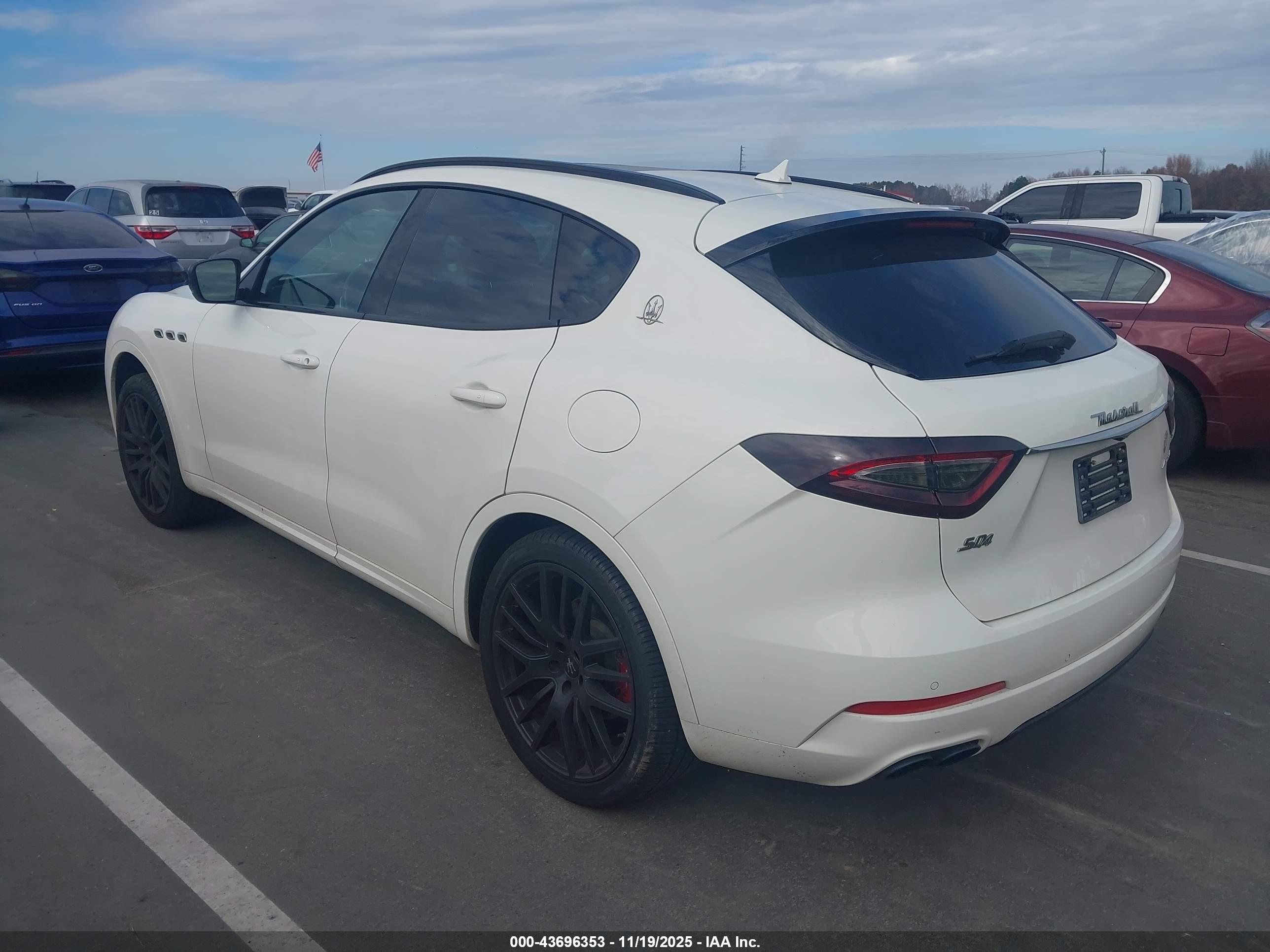 MASERATI LEVANTE image 3