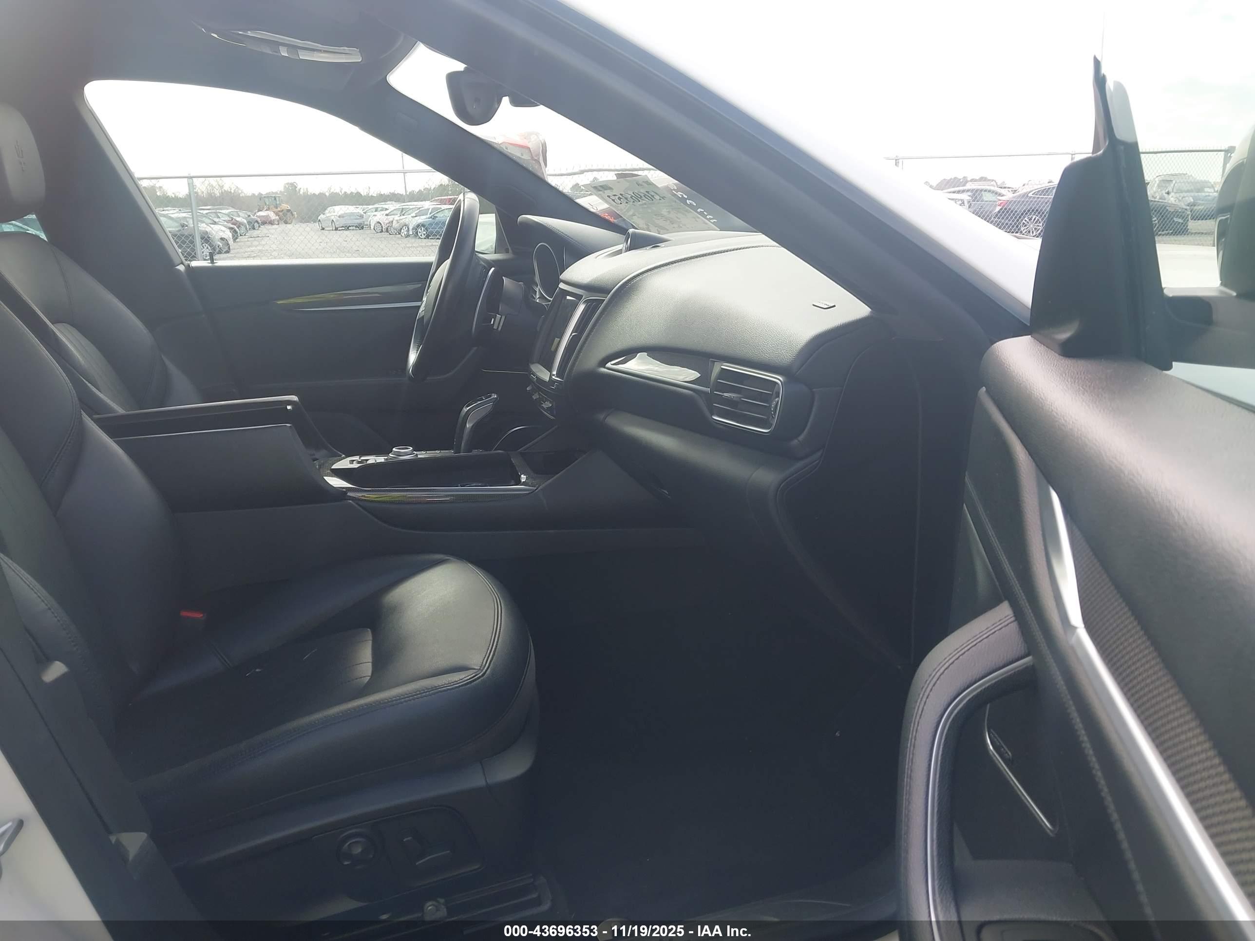 MASERATI LEVANTE image 5