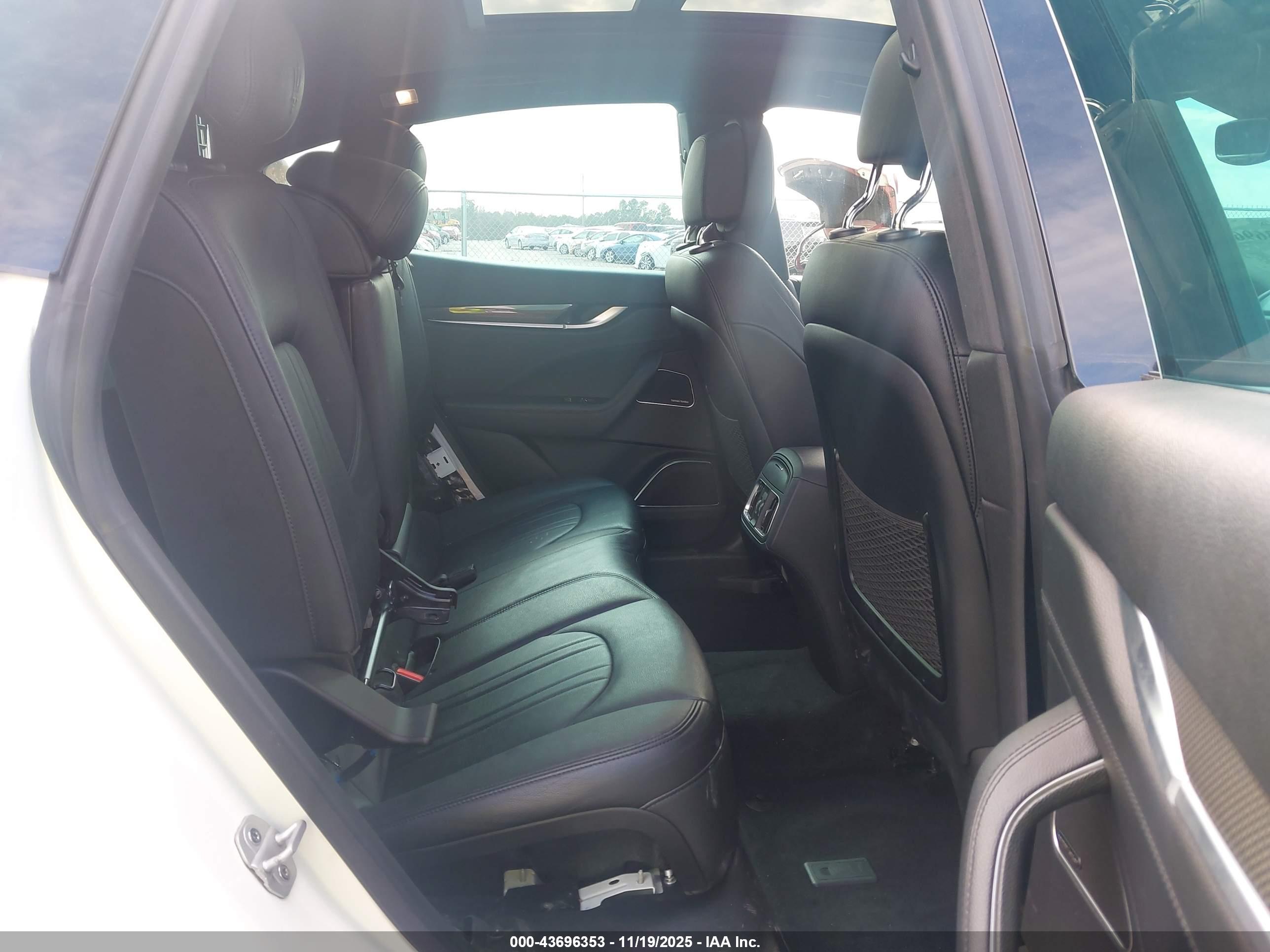 MASERATI LEVANTE image 8