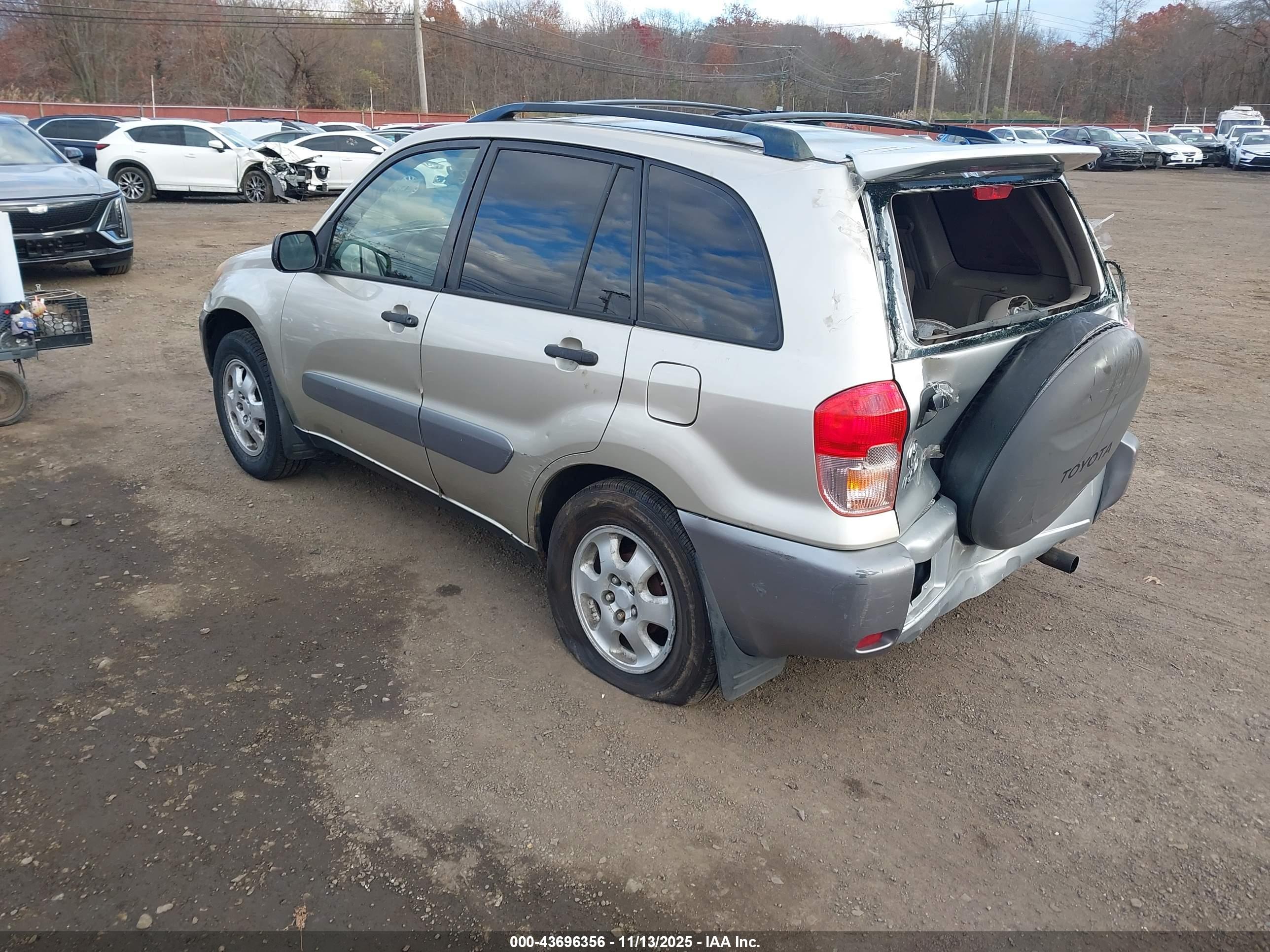 TOYOTA RAV4 image 3