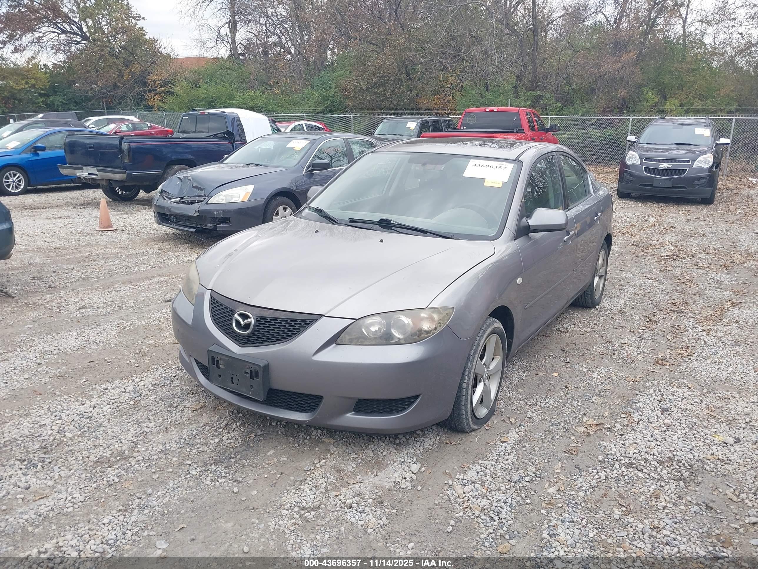 MAZDA MAZDA3 image 2