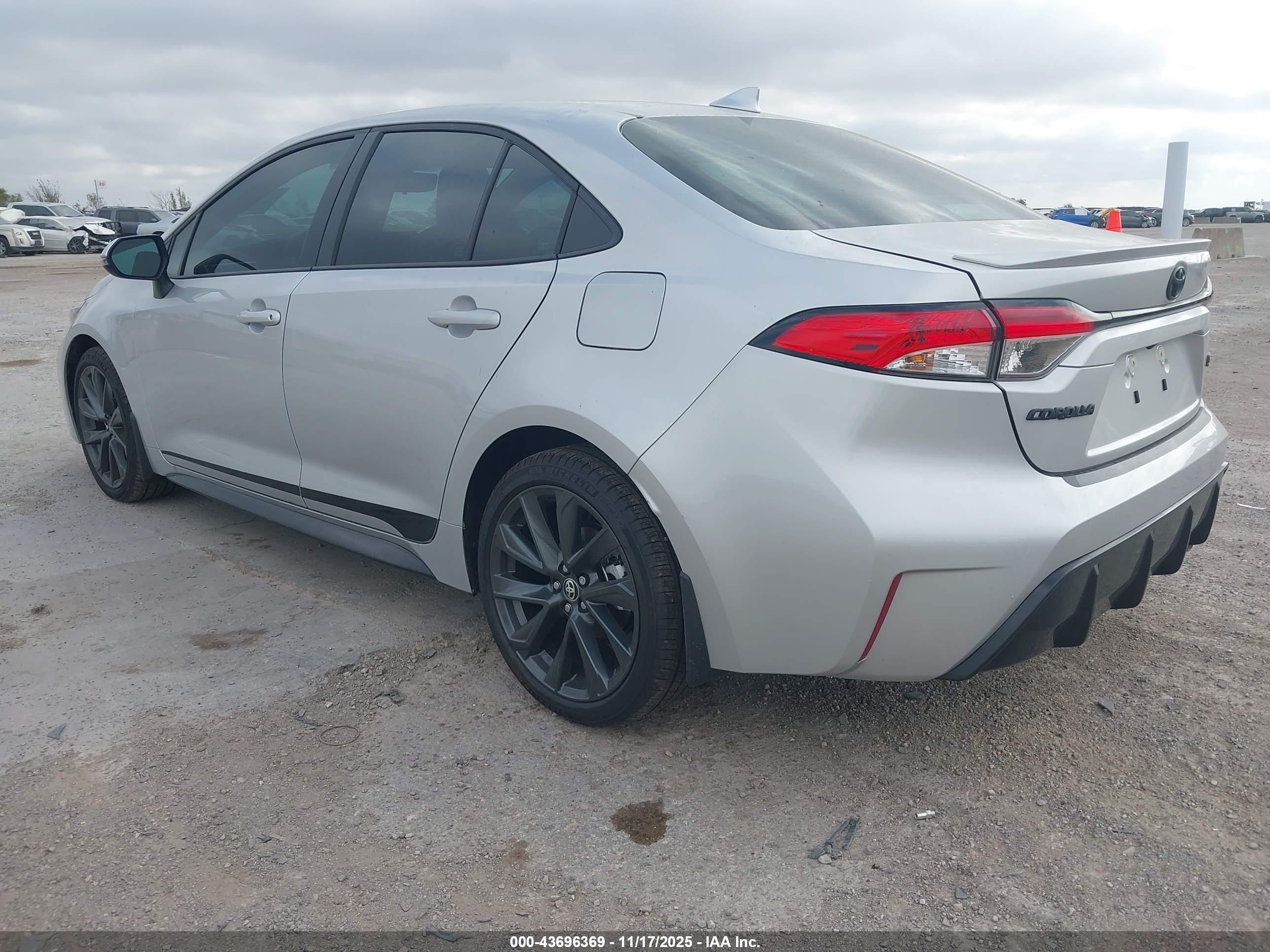 TOYOTA COROLLA image 3