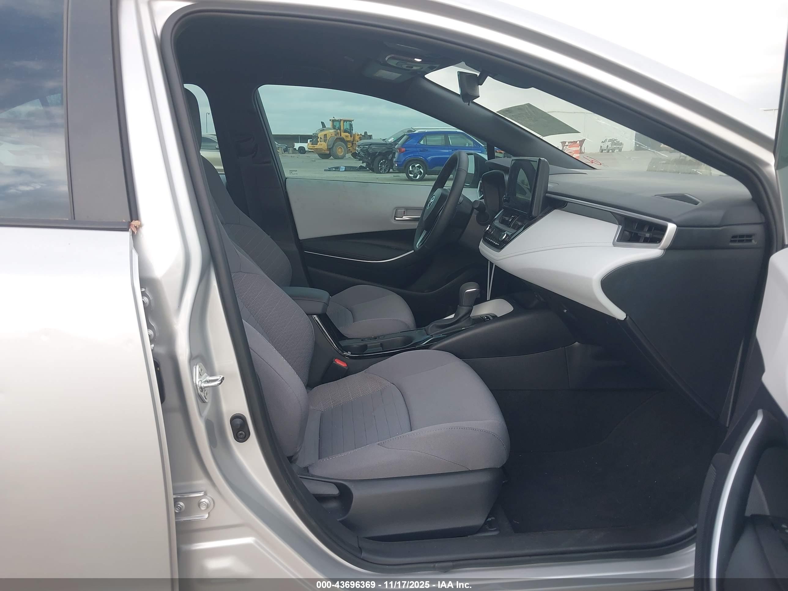 TOYOTA COROLLA image 5