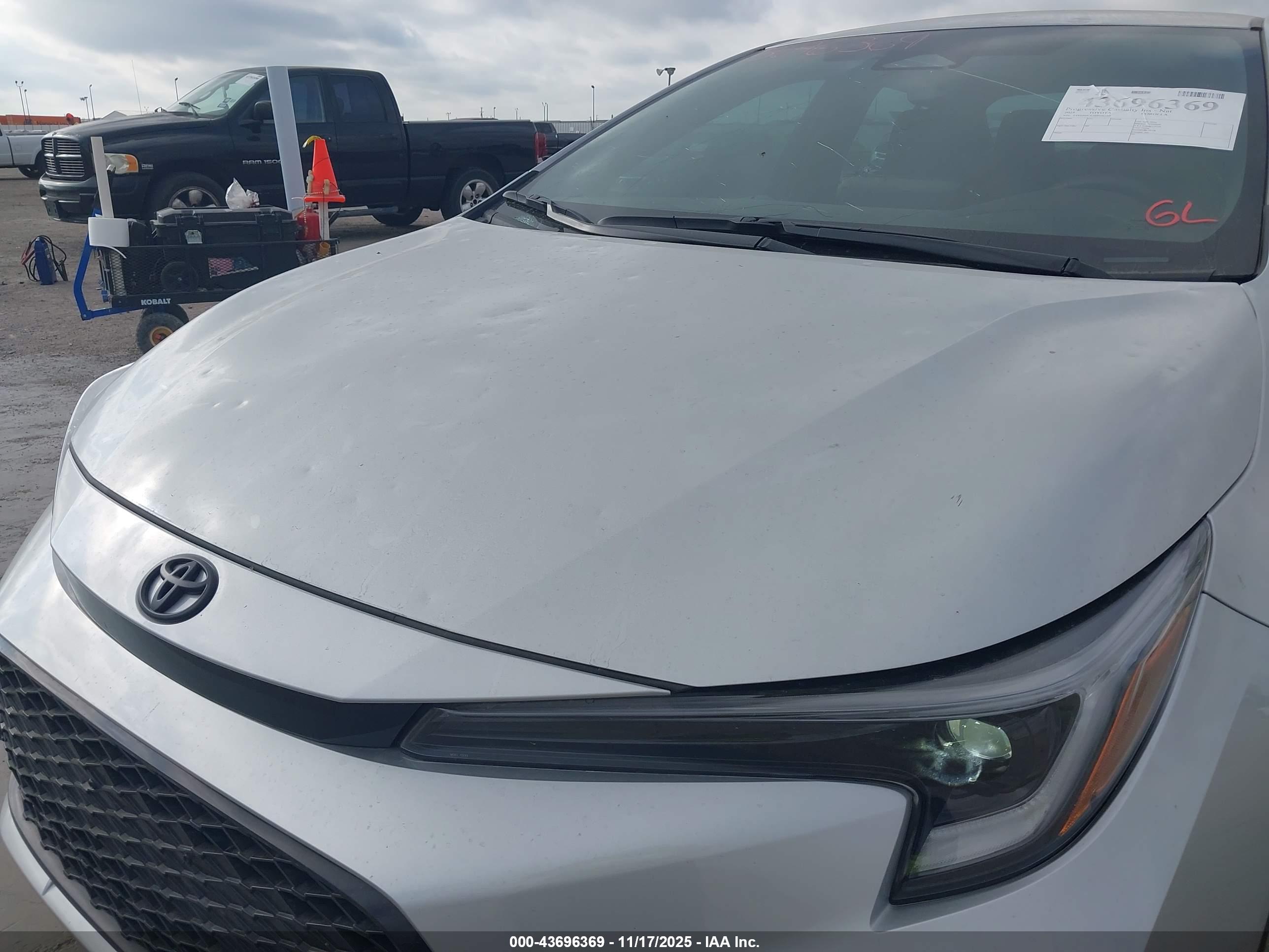 TOYOTA COROLLA image 6