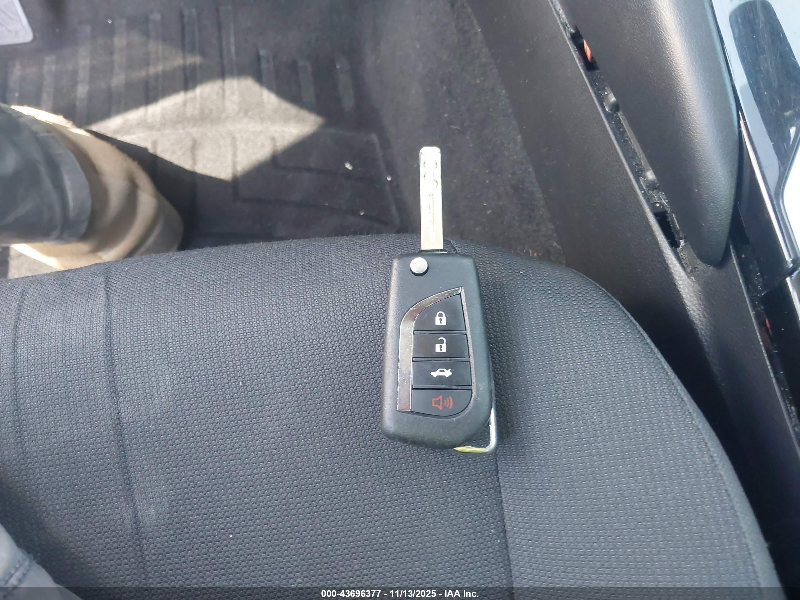 TOYOTA COROLLA image 11