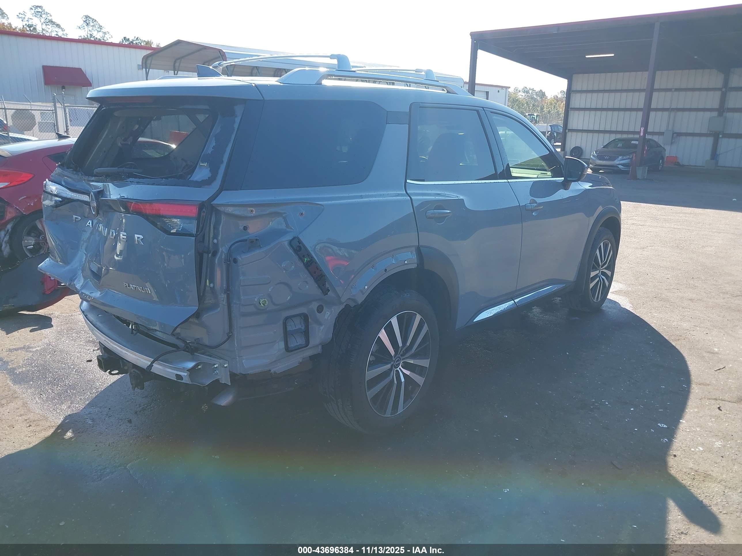 NISSAN PATHFINDER image 4