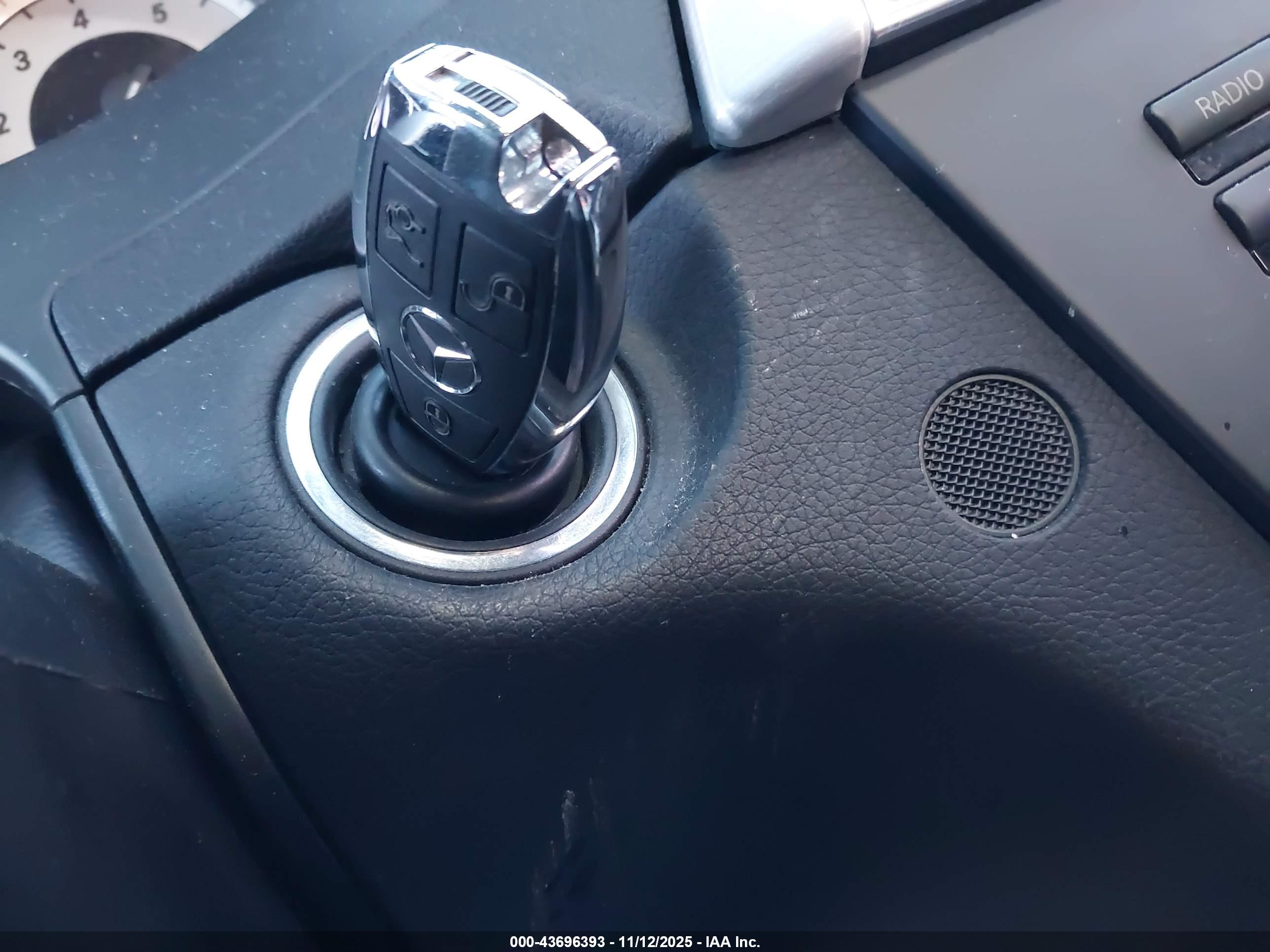 MERCEDES-BENZ C image 11