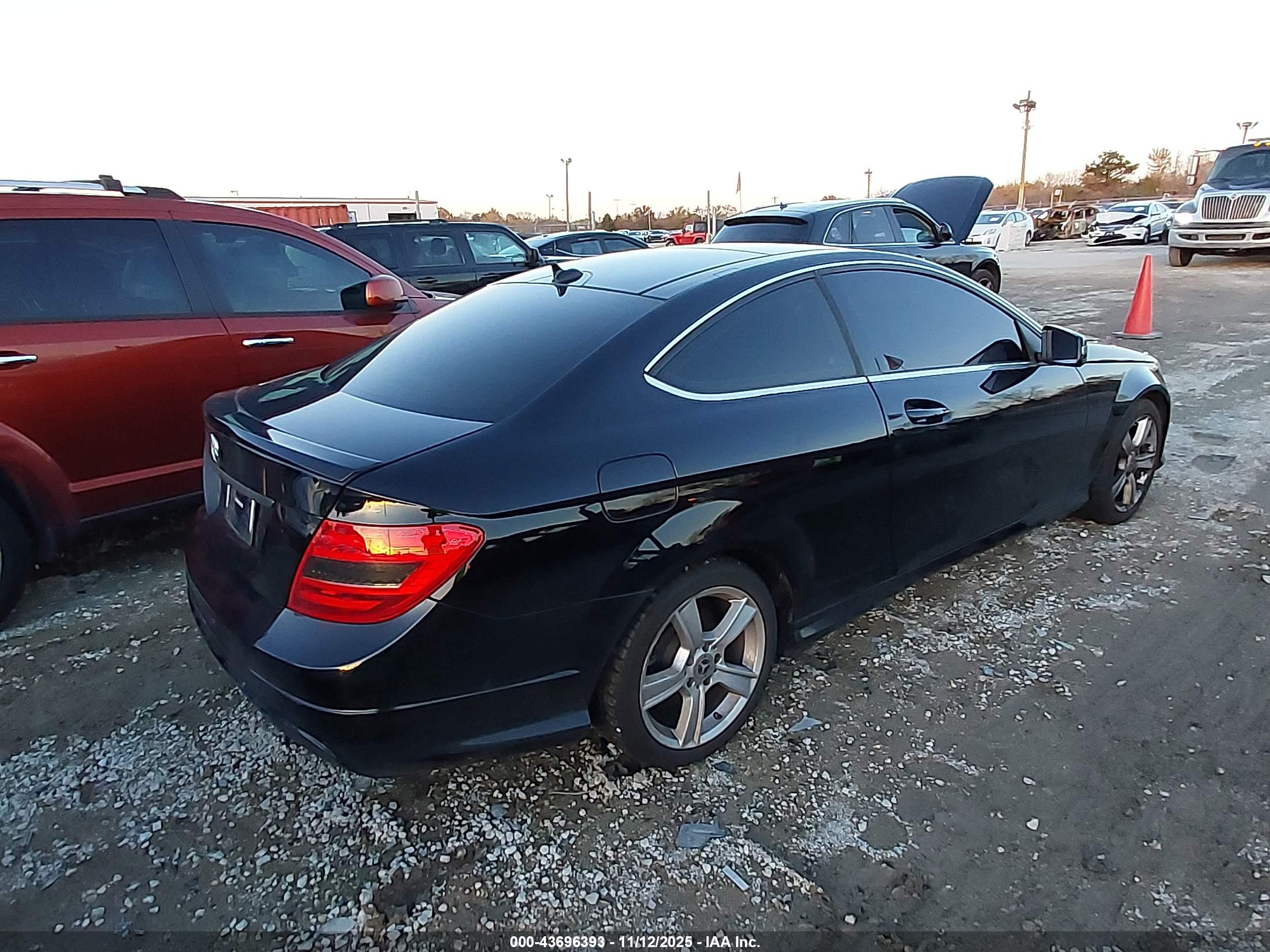 MERCEDES-BENZ C image 4