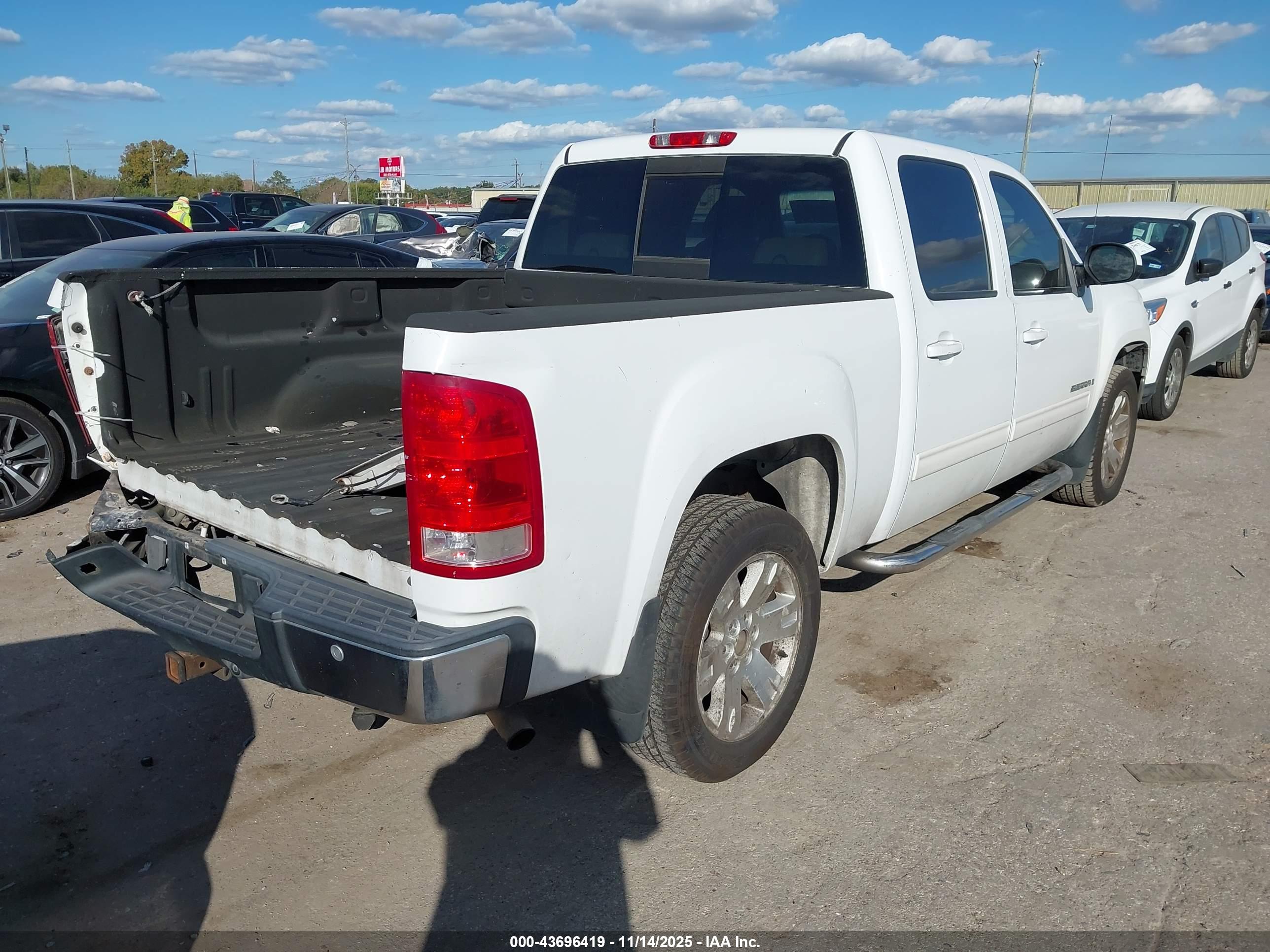 GMC SIERRA image 4